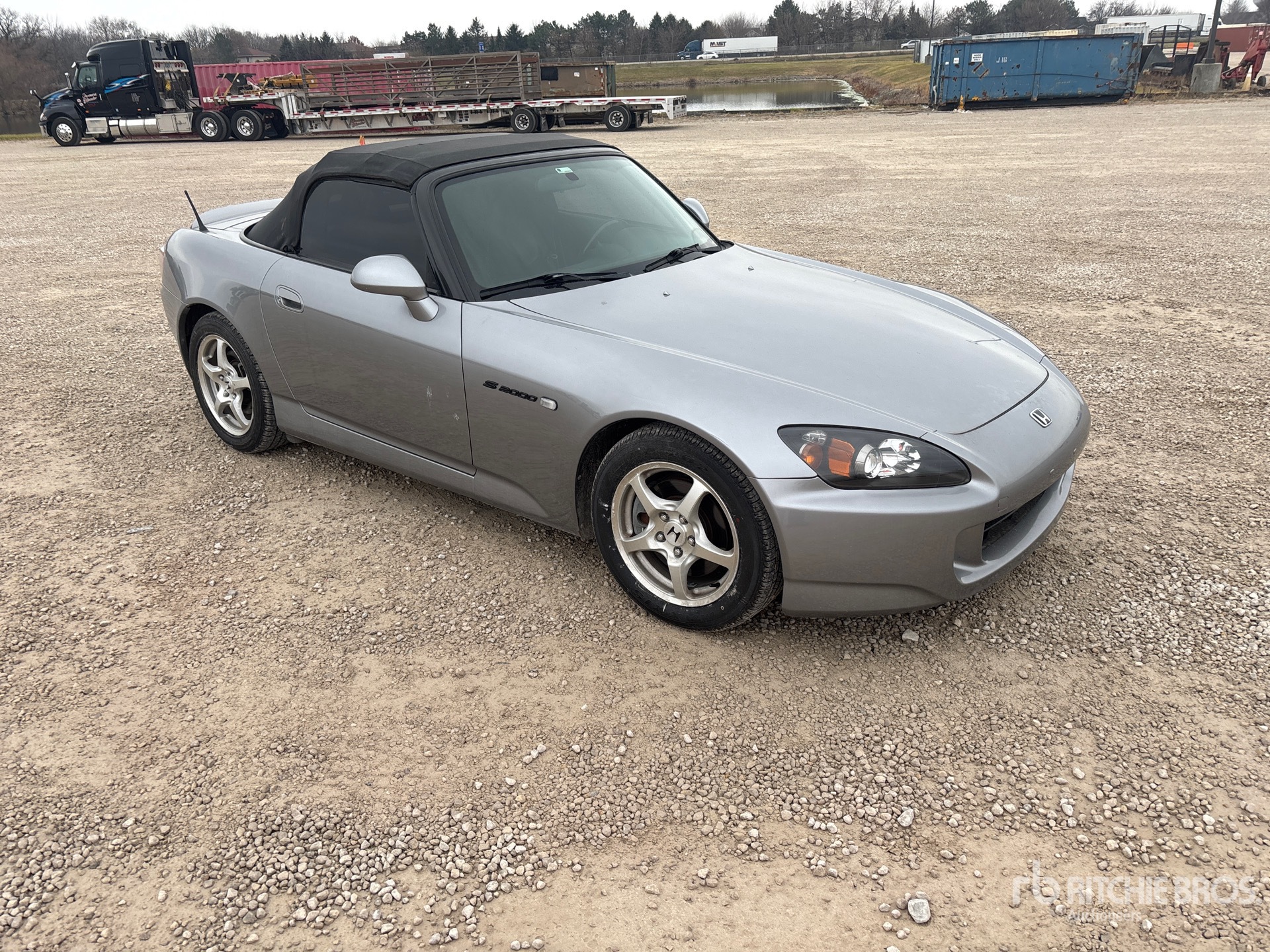 General Appearance with Picture, Right Front Corner