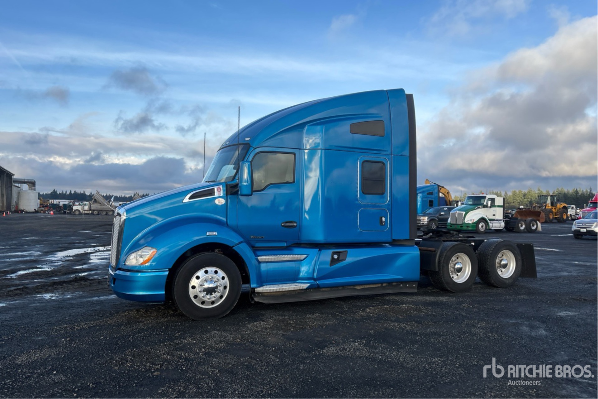 General Appearance with Picture, Left Front Corner