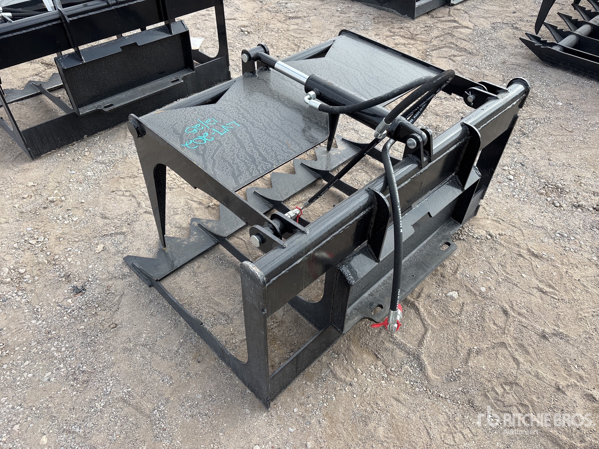 General Appearance with Bild, Ecke hinten links