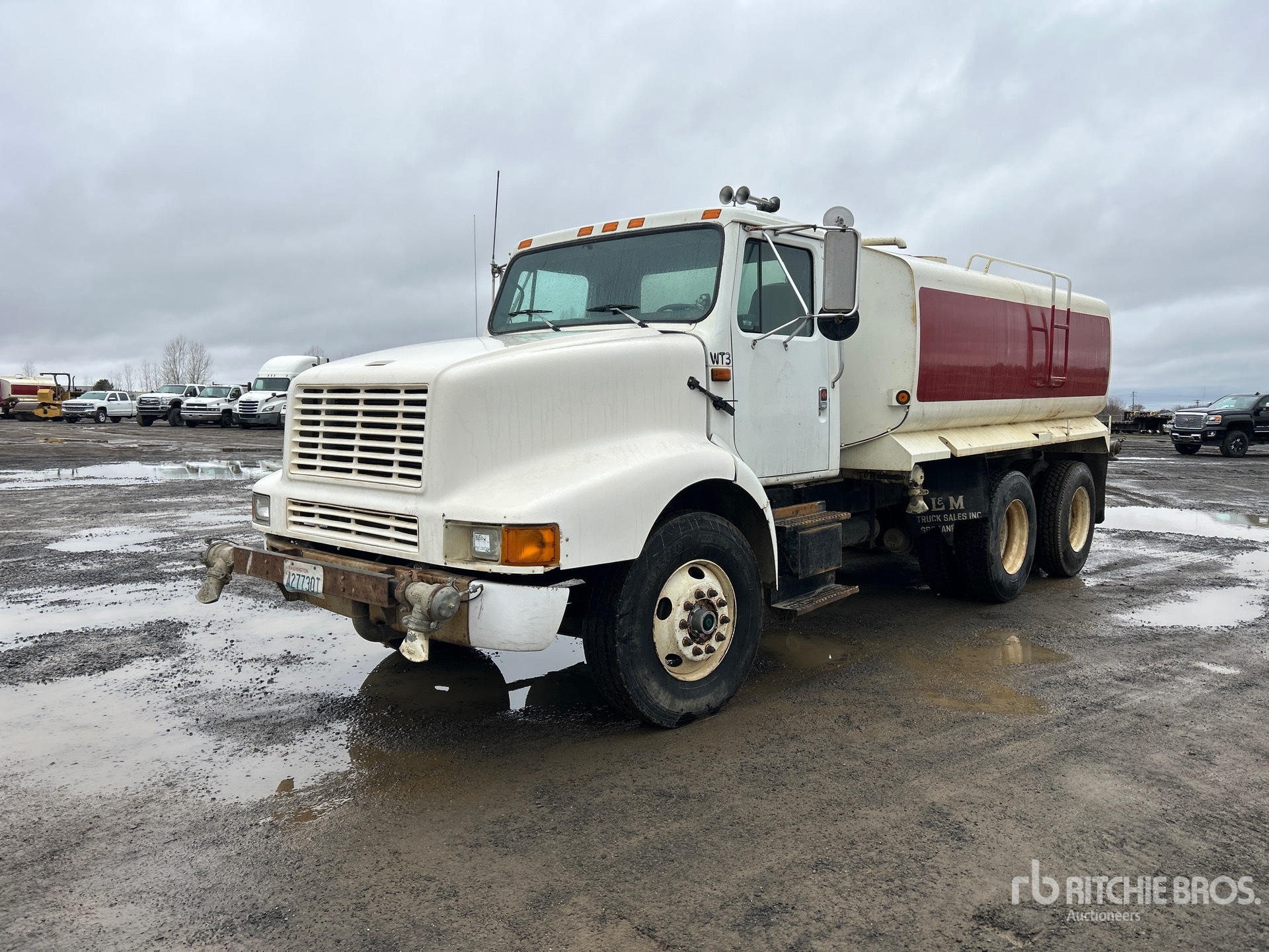 General Appearance with Bild, Ecke vorne links