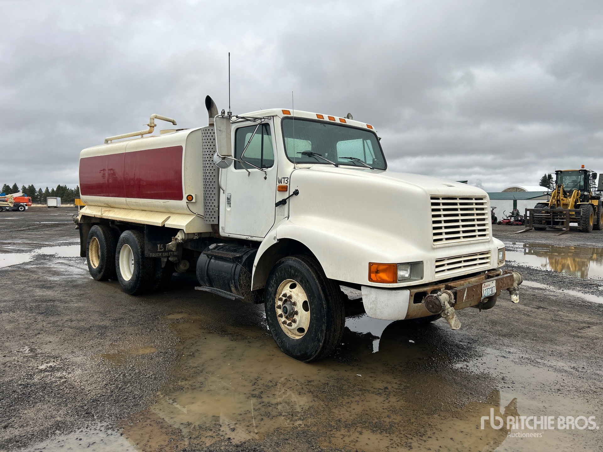 General Appearance with Bild, Ecke vorne rechts