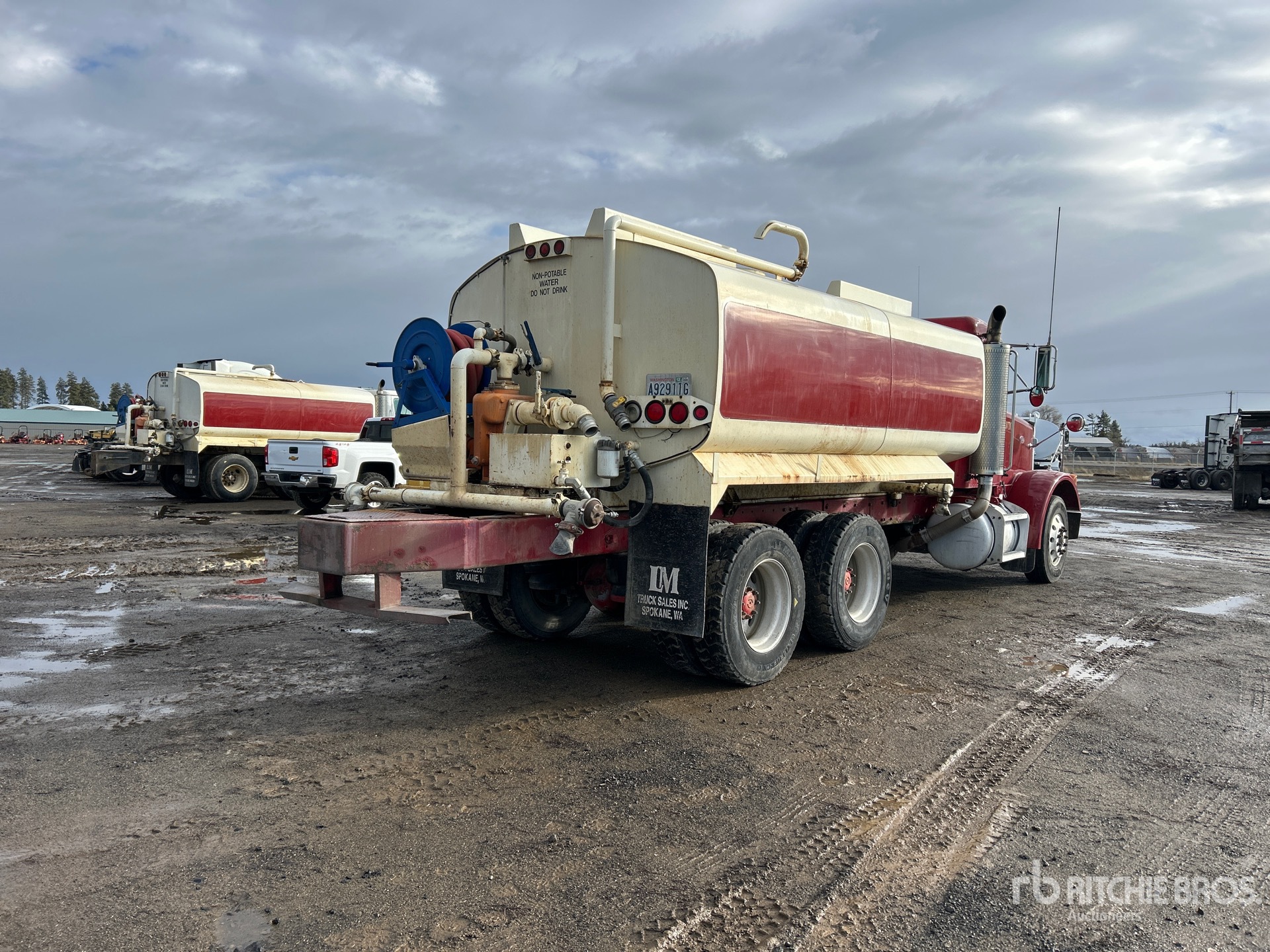 Aspect général with Image, coin arrière droit