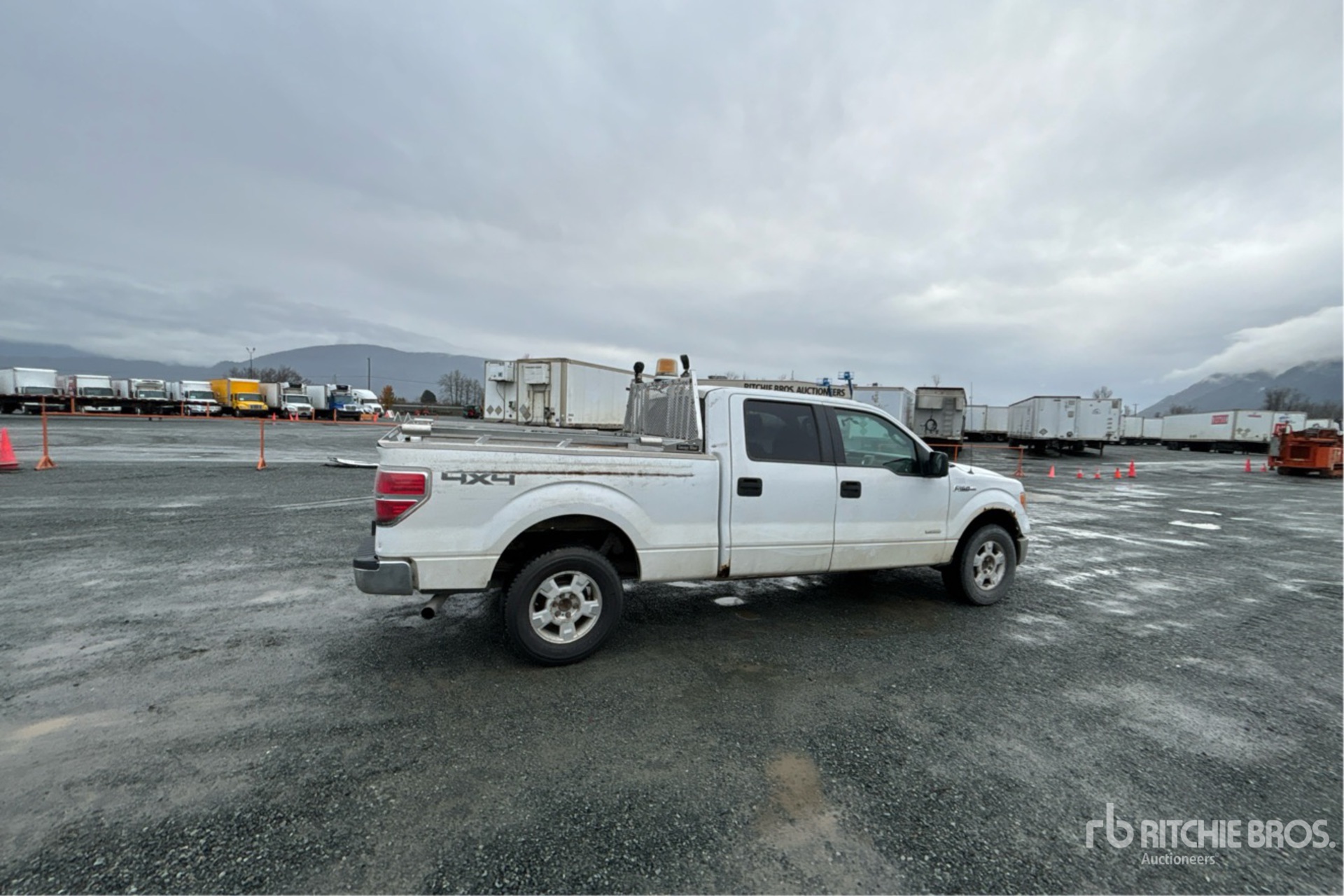 General Appearance with Picture, Right Rear Corner