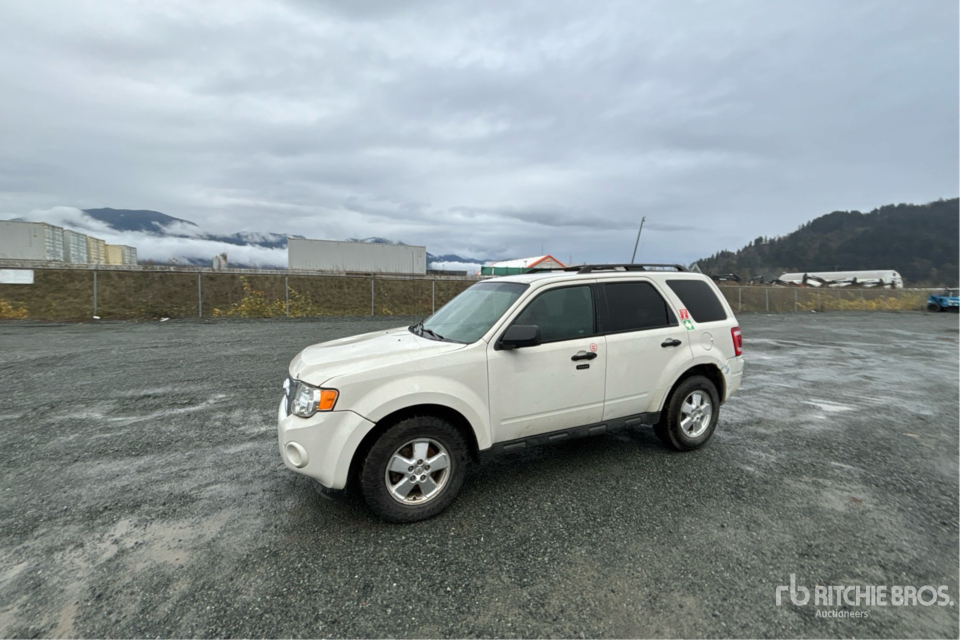 General Appearance with Picture, Left Front Corner