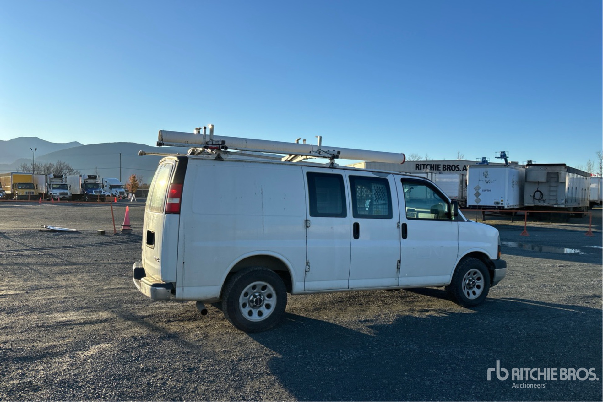 General Appearance with Picture, Right Rear Corner