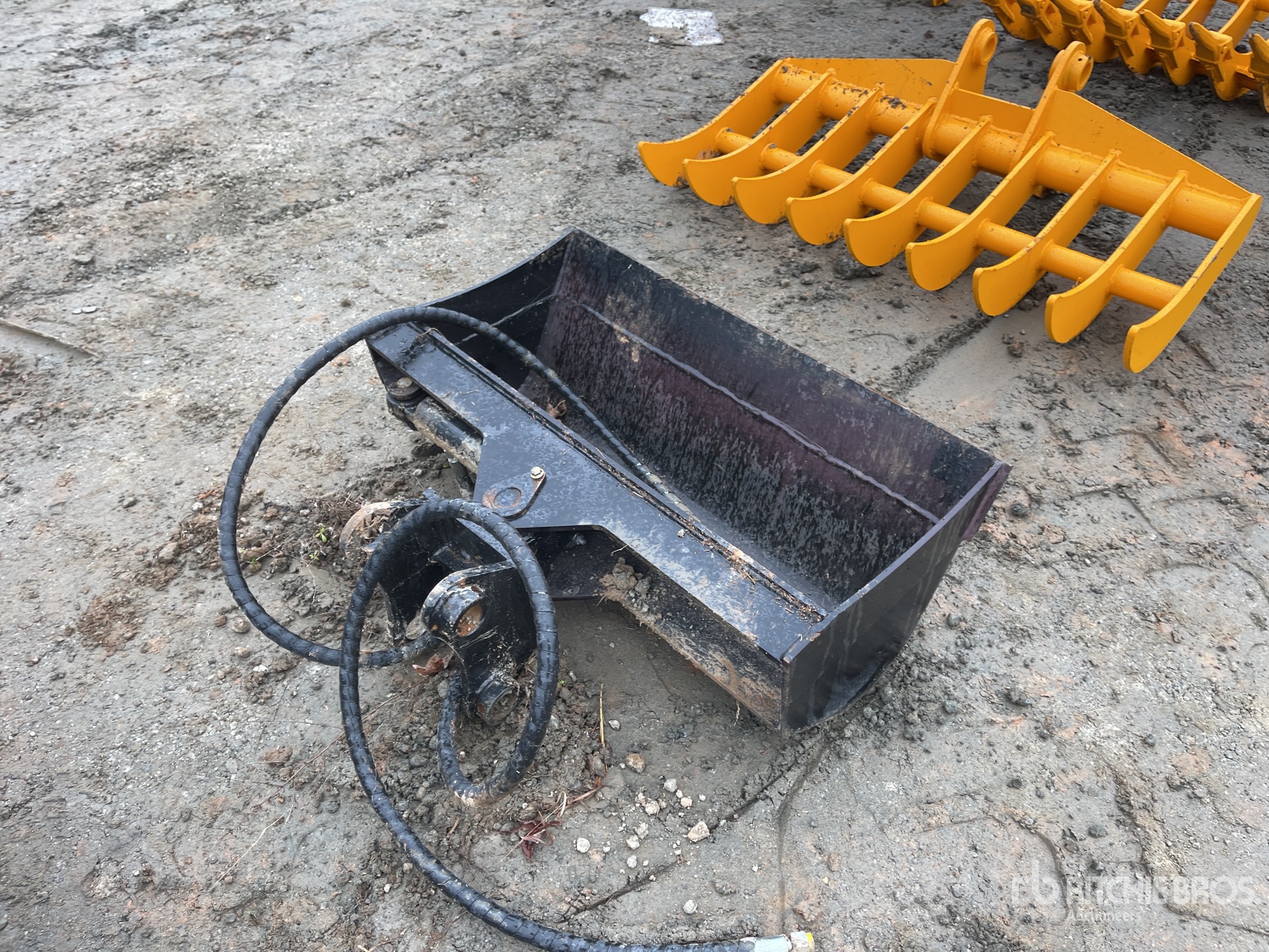 Aspect général with Image, coin arrière droit