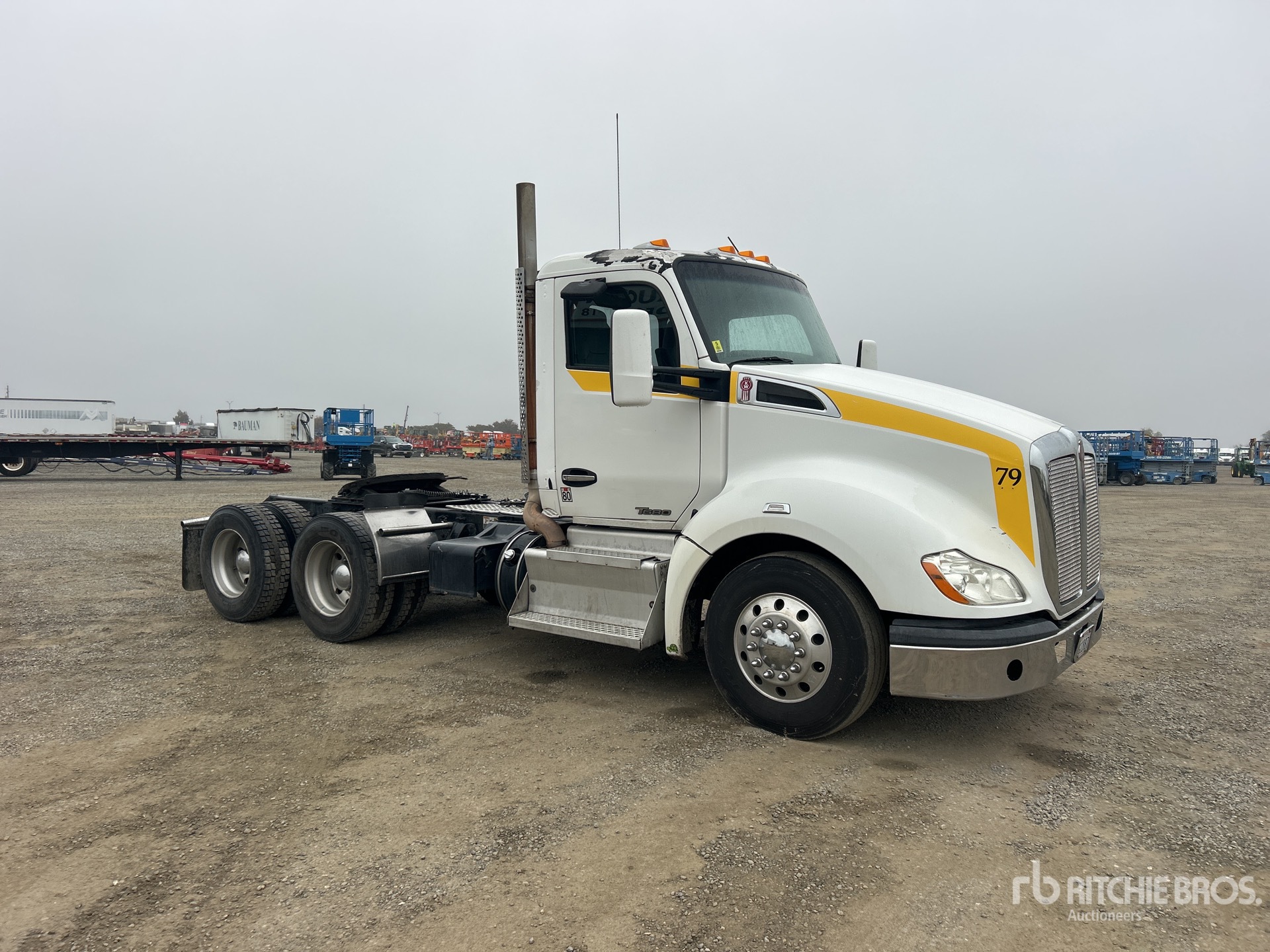 General Appearance with Bild, Ecke vorne rechts