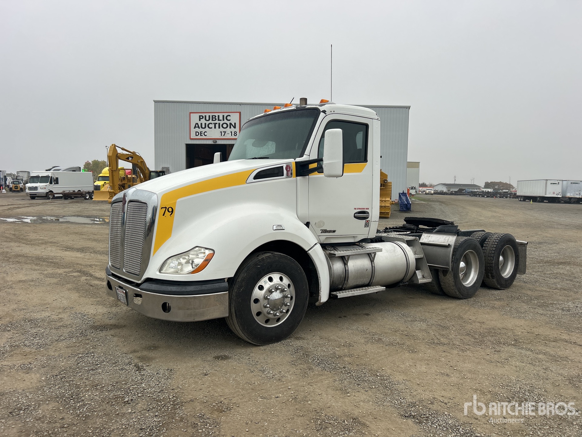 General Appearance with Bild, Ecke vorne links