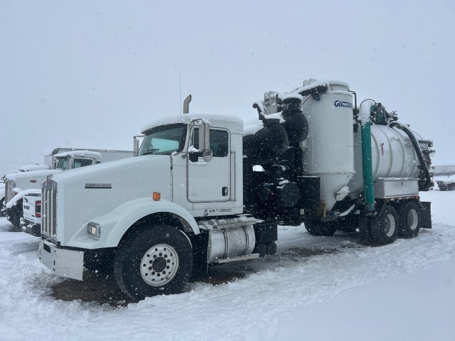 Vactor Guzzler on 2014 Kenworth T800 6x4 Vacuum Excavator Truck