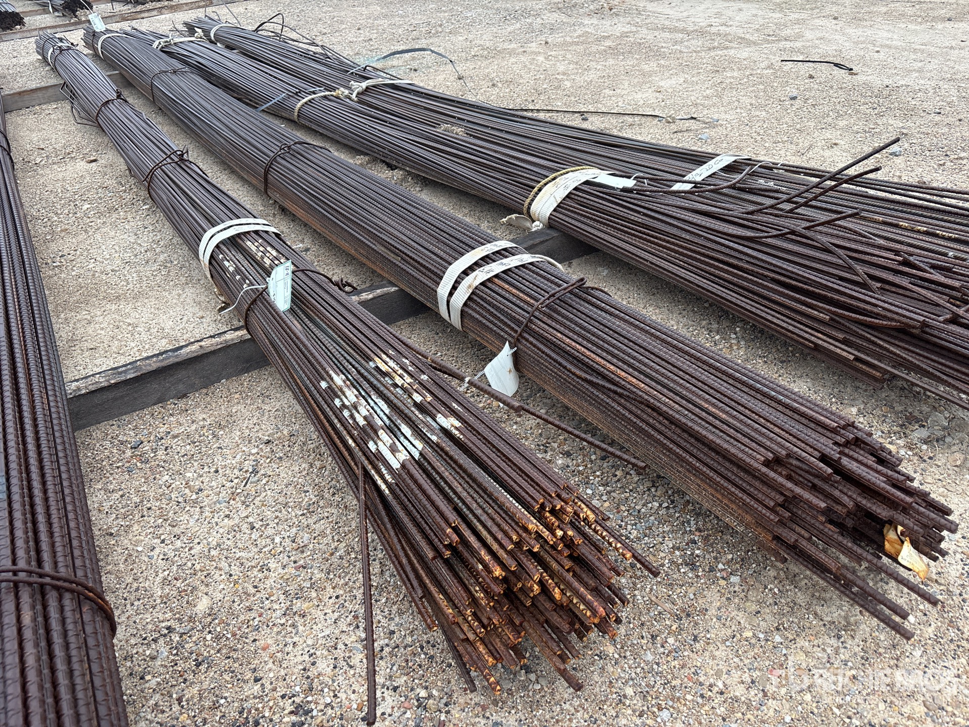 Aspect général with Image, coin arrière droit