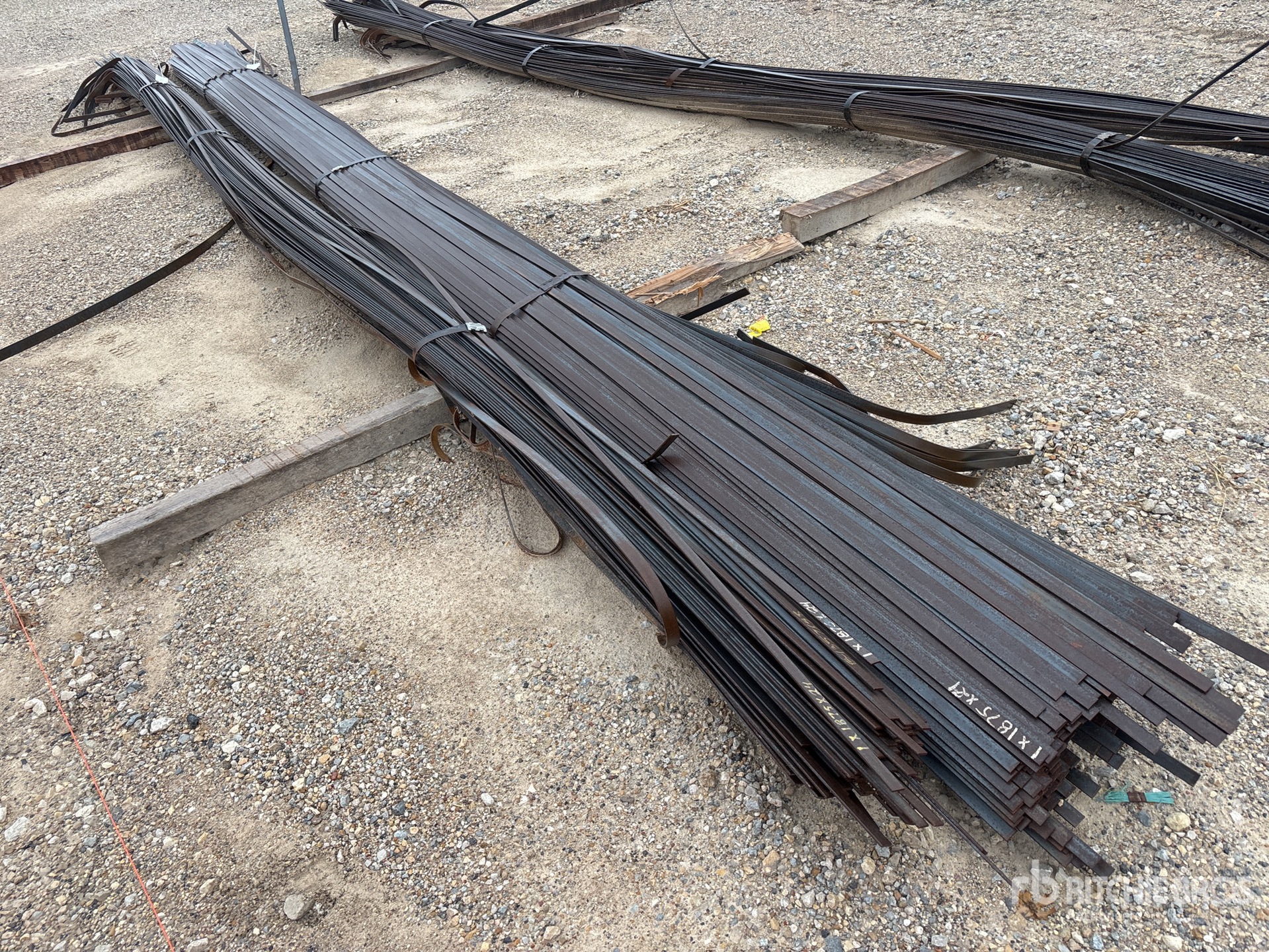 Aspect général with Image, coin arrière droit