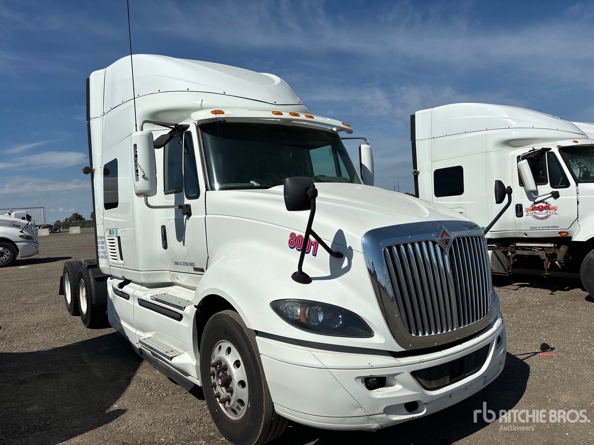 General Appearance with Foto, angolo anteriore destro