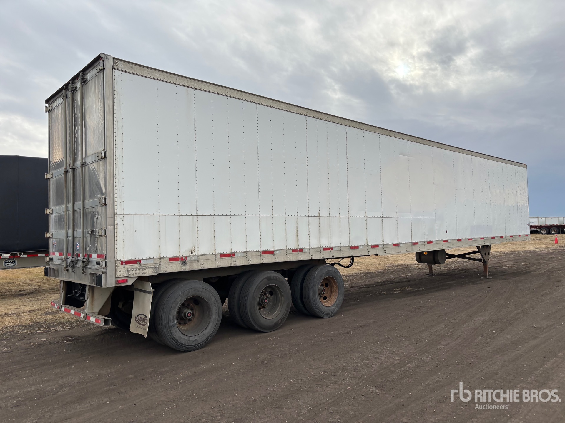 Aspect général with Image, coin arrière droit