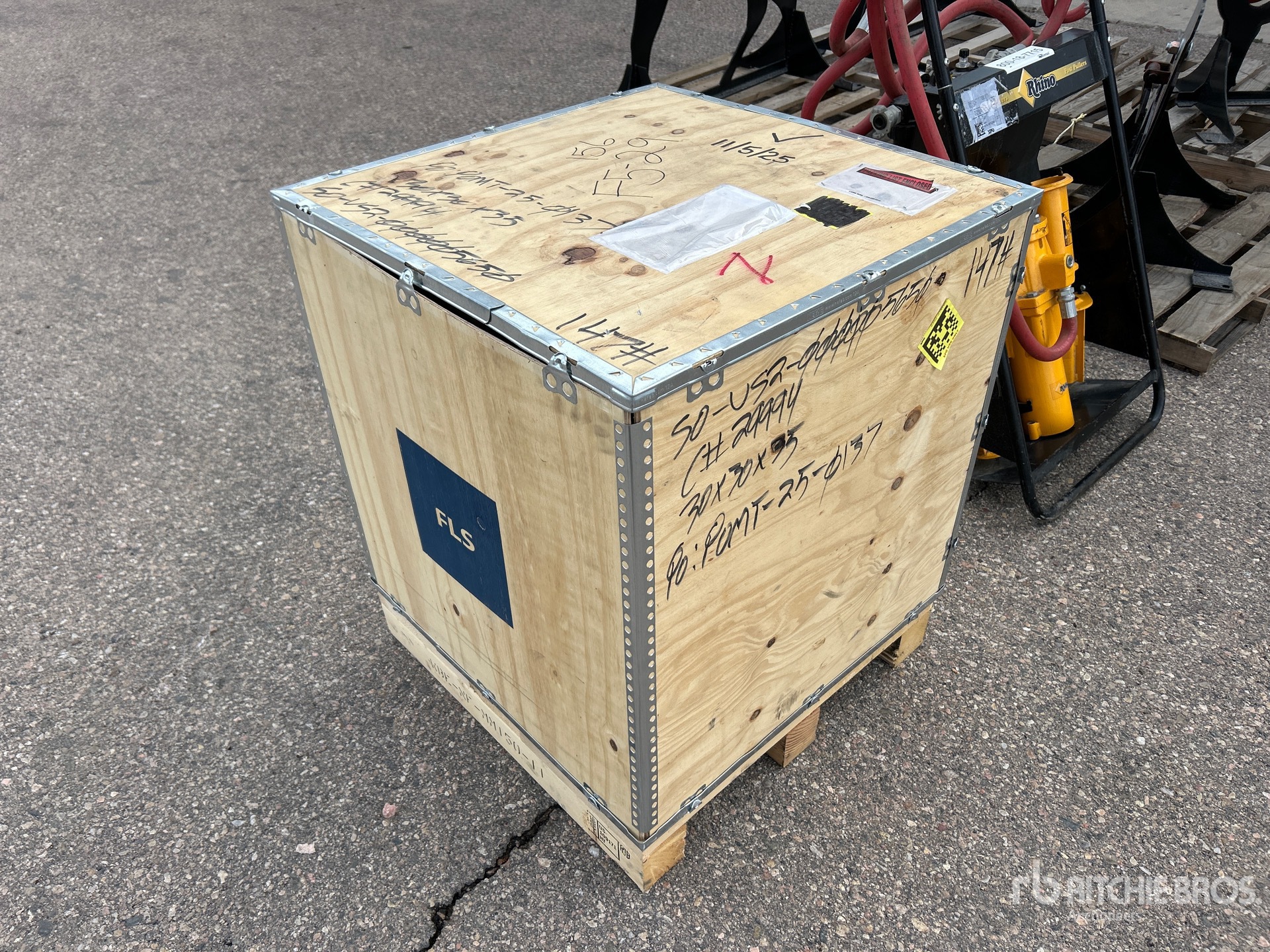 General Appearance with Picture, Right Front Corner