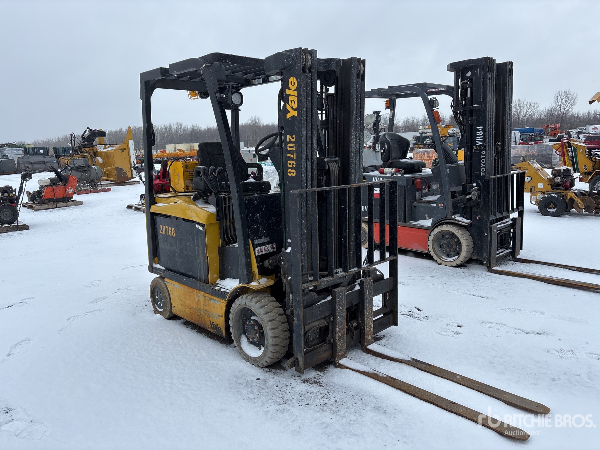 General Appearance with Picture, Right Front Corner