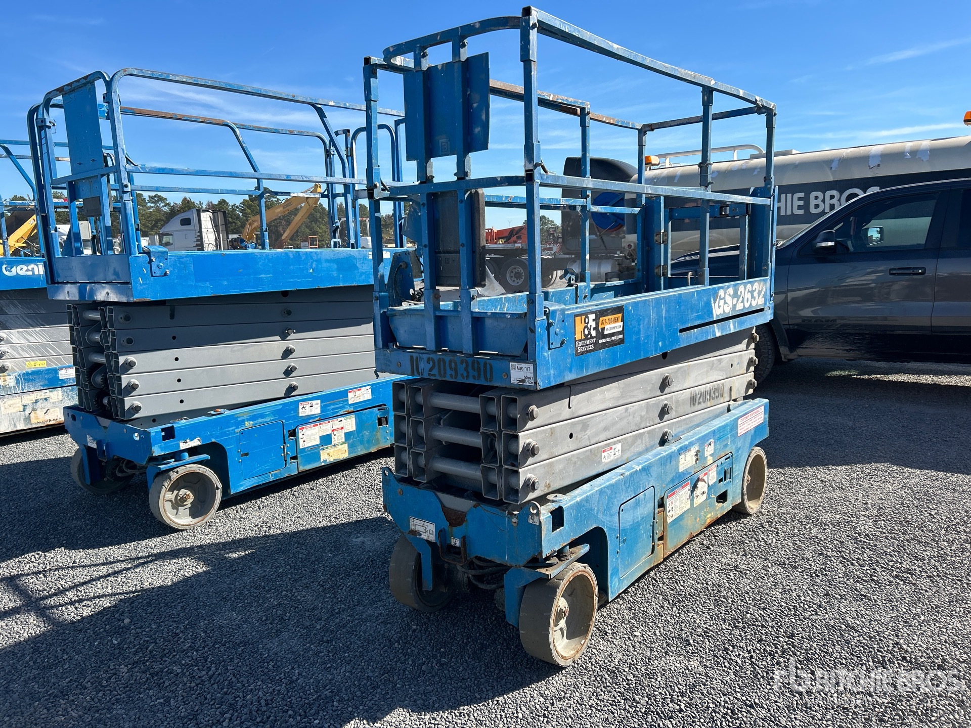 General Appearance with Picture, Left Front Corner