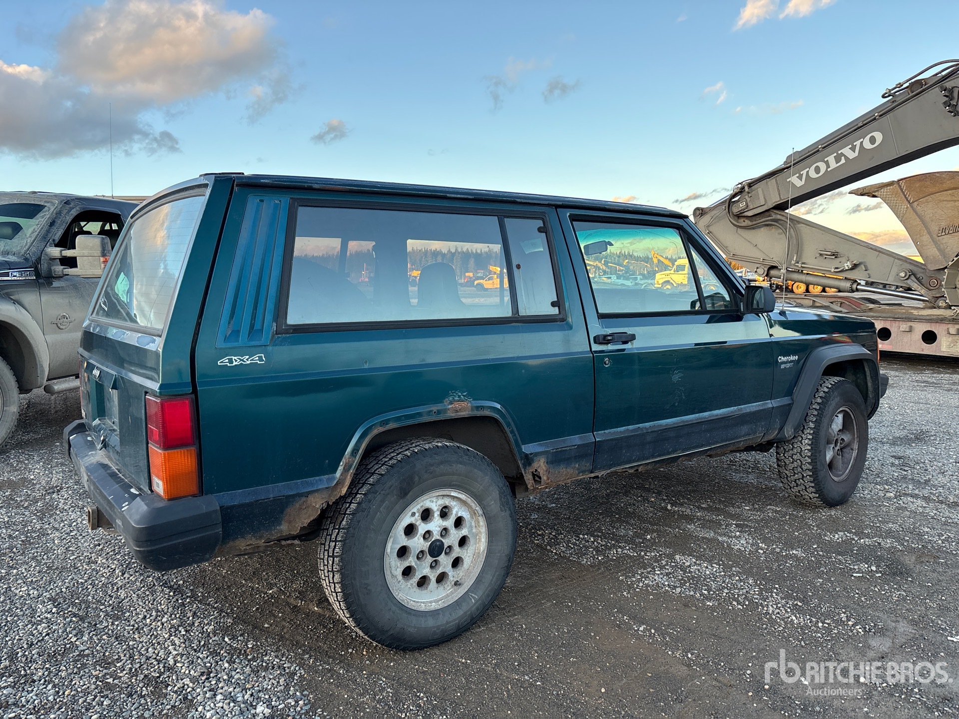 General Appearance with Picture, Right Rear Corner