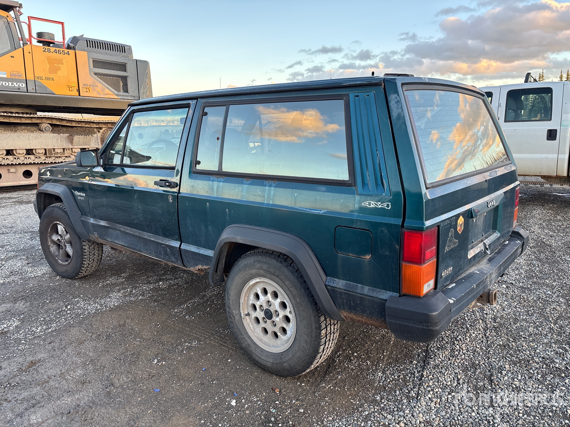 General Appearance with Picture, Left Rear Corner