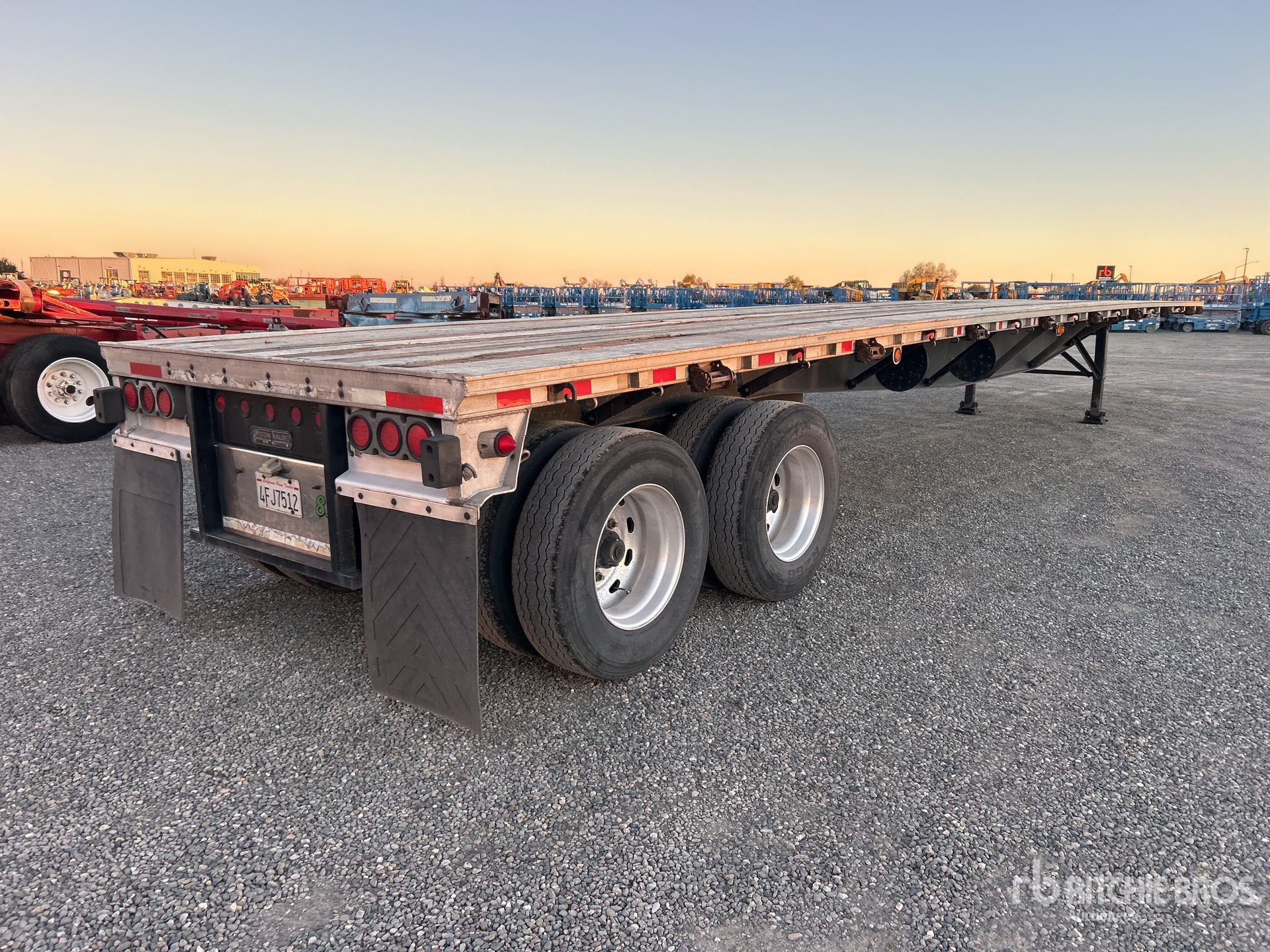 General Appearance with Imagen: esquina trasera derecha