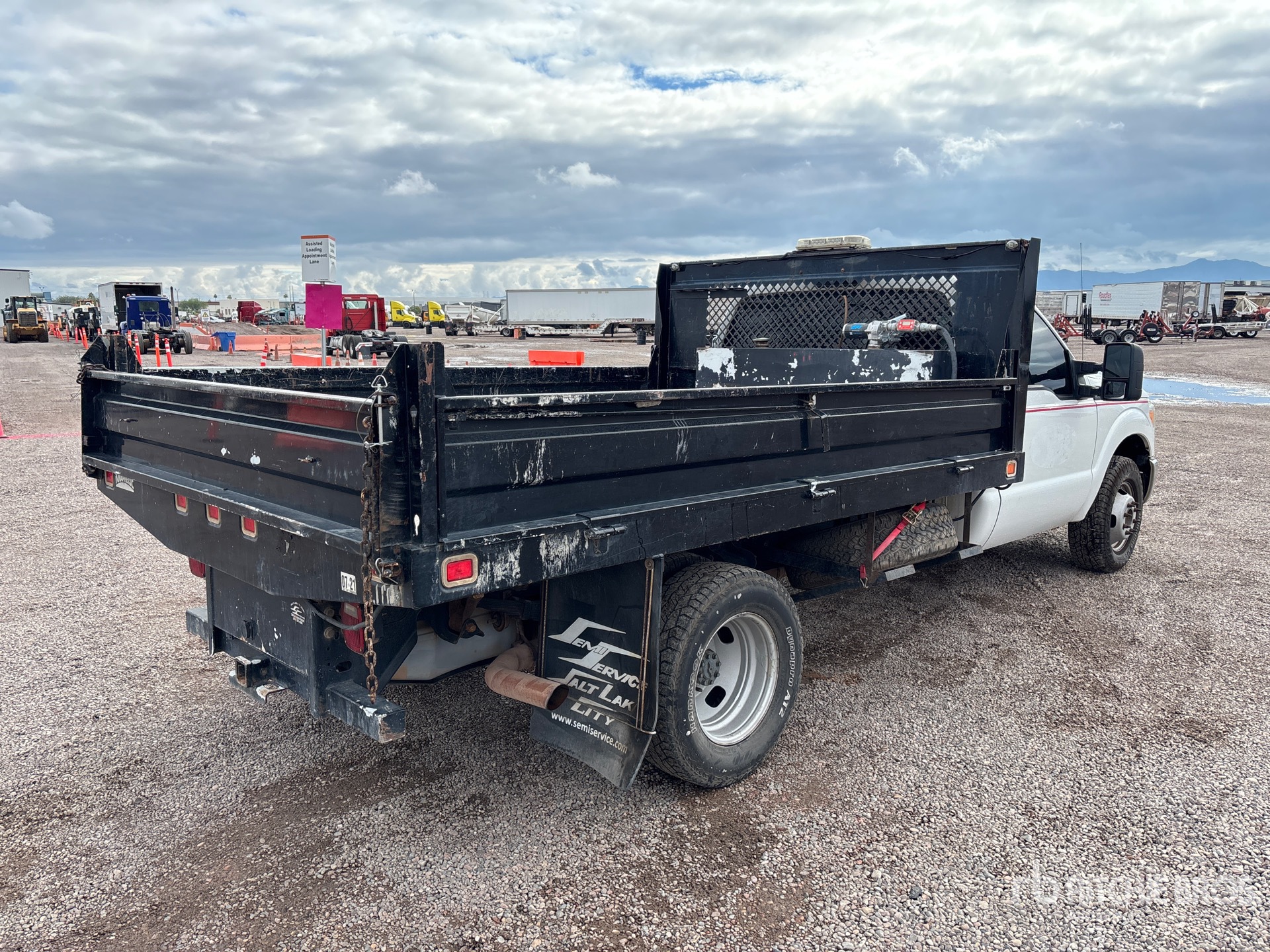 General Appearance with Image, coin arrière droit