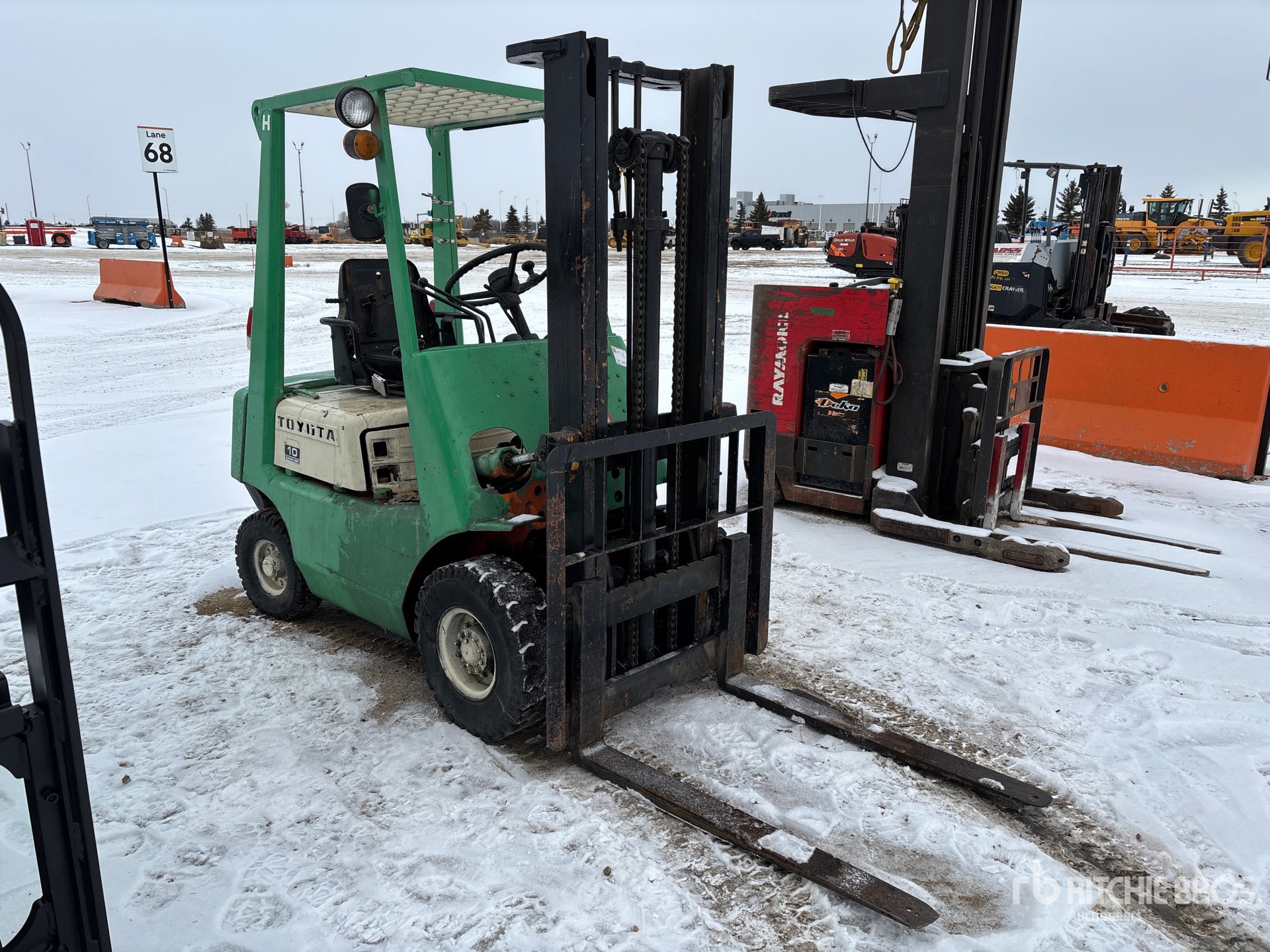 General Appearance with Picture, Right Front Corner