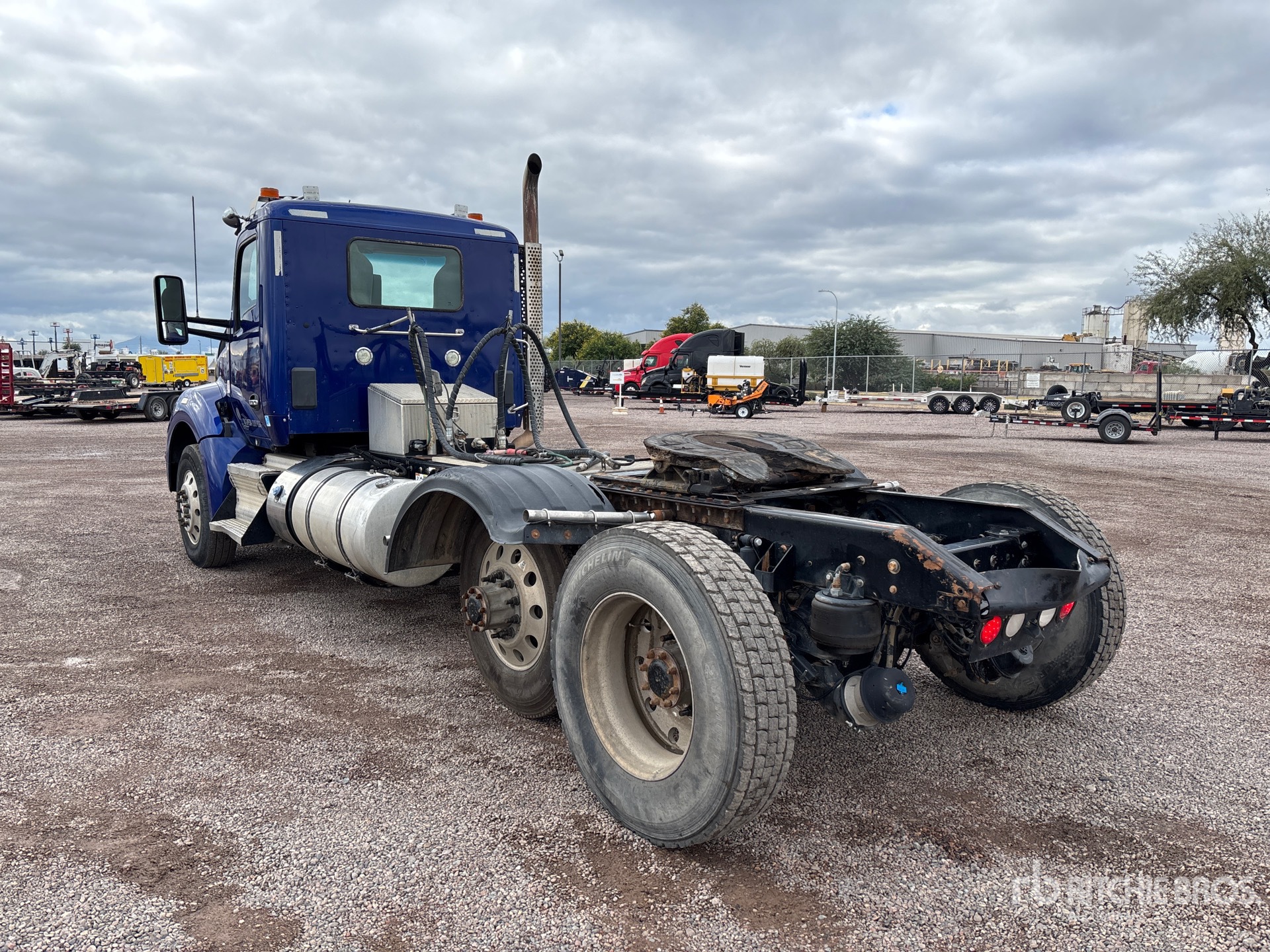 General Appearance with Bild, Ecke hinten links