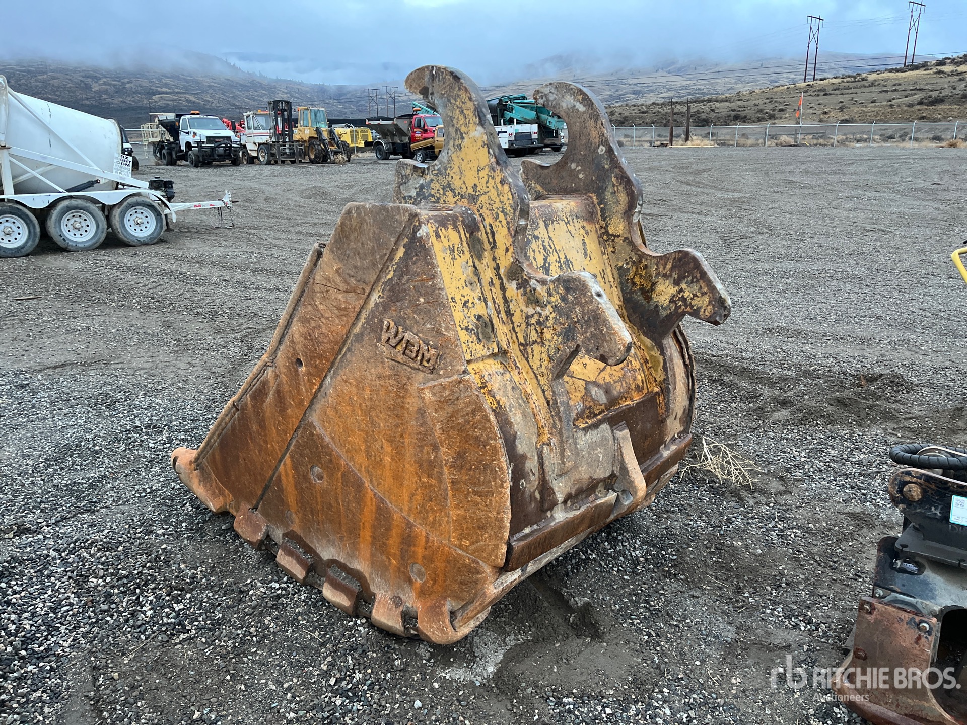 General Appearance with Bild, Ecke hinten links