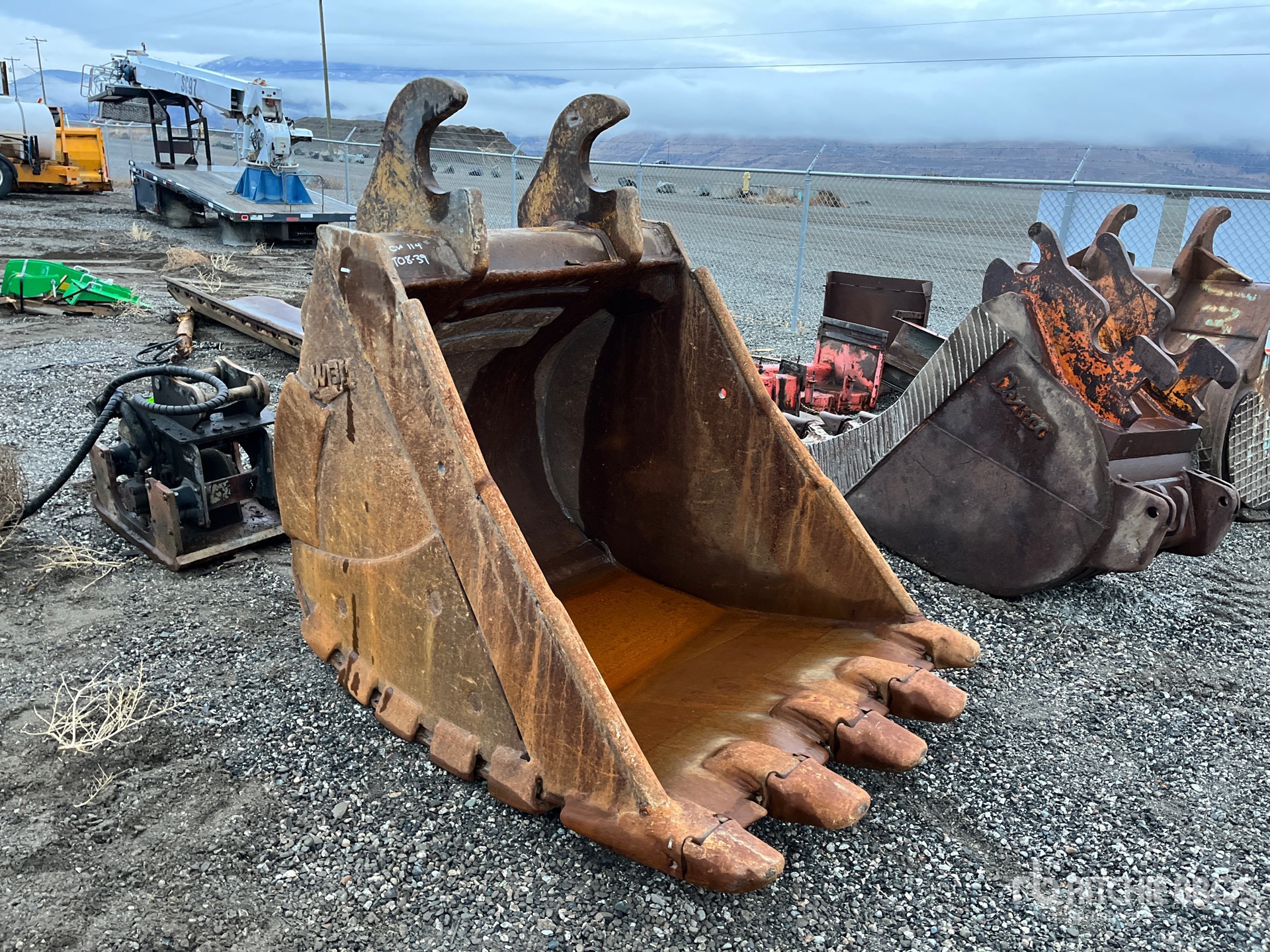 General Appearance with Bild, Ecke vorne rechts