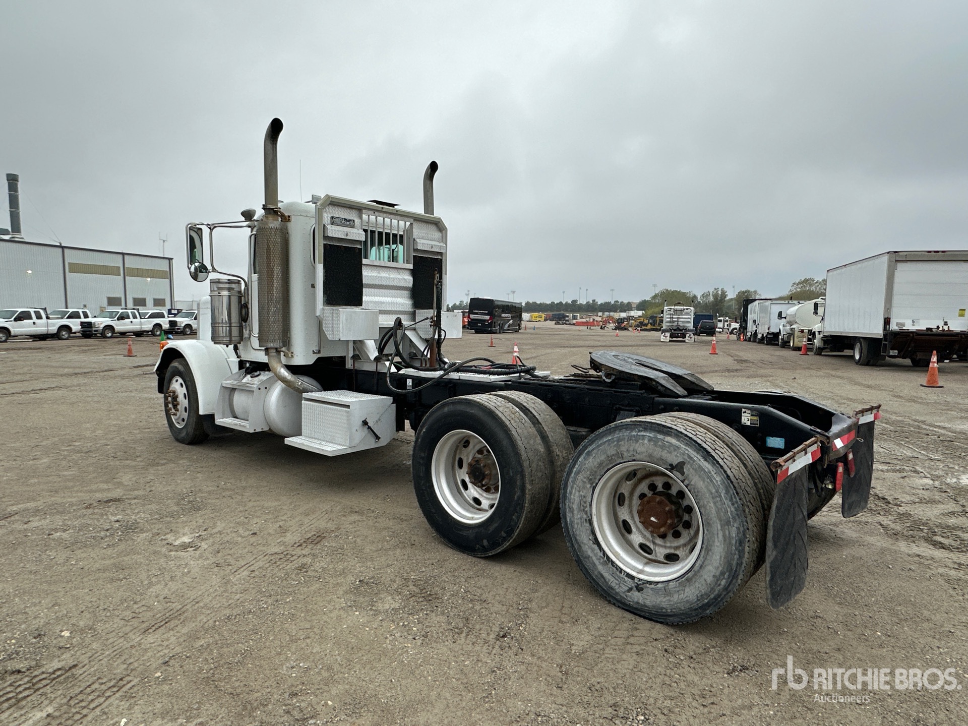 General Appearance with Imagen: esquina trasera izquierda