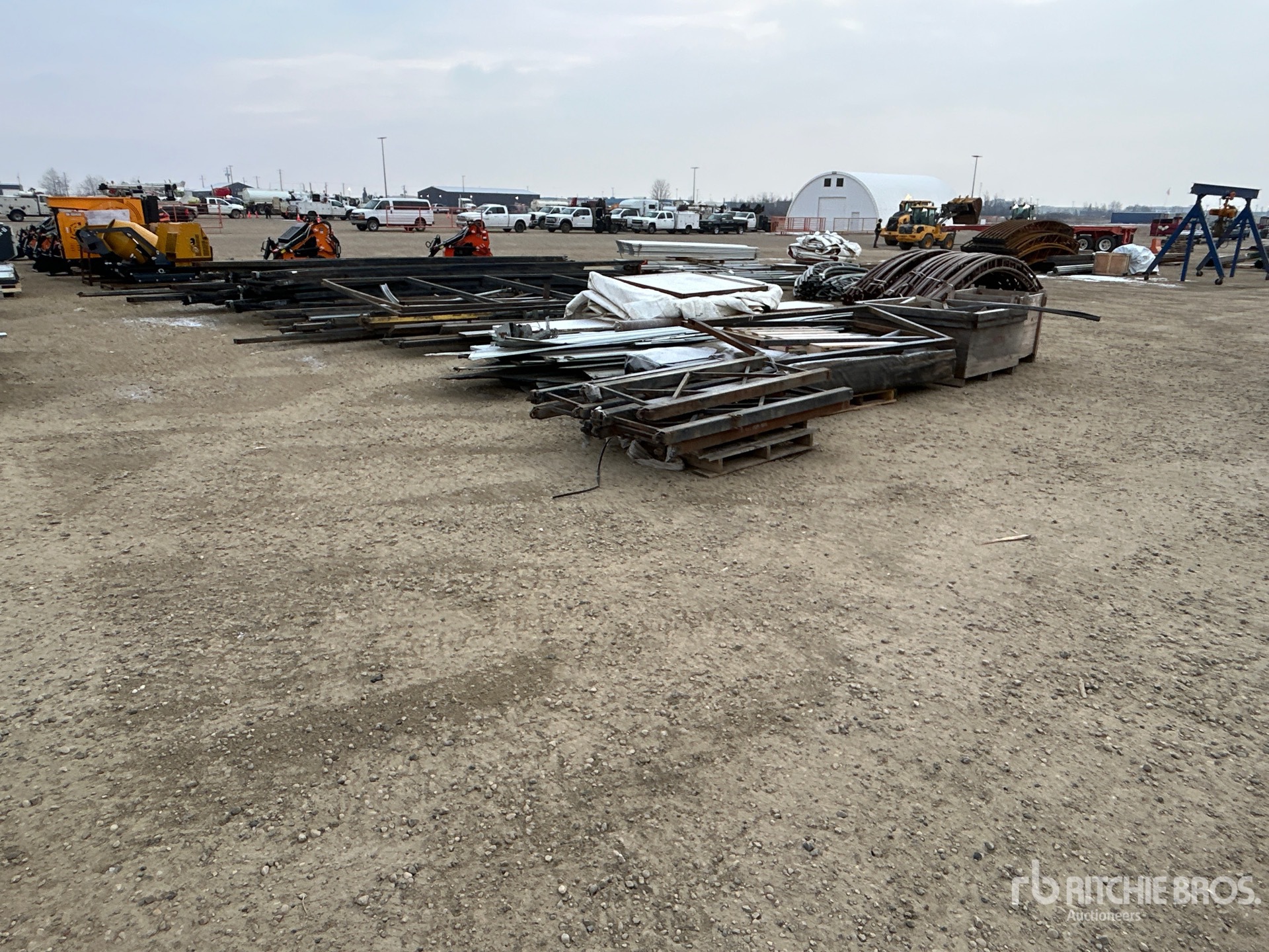 General Appearance with Bild, Ecke vorne rechts