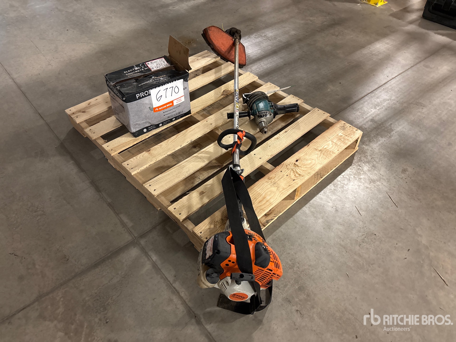 General Appearance with Picture, Right Front Corner