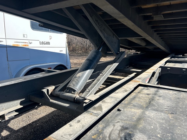 2025 MAXX-D 40 ft T/A Gooseneck Flatbed Trailer