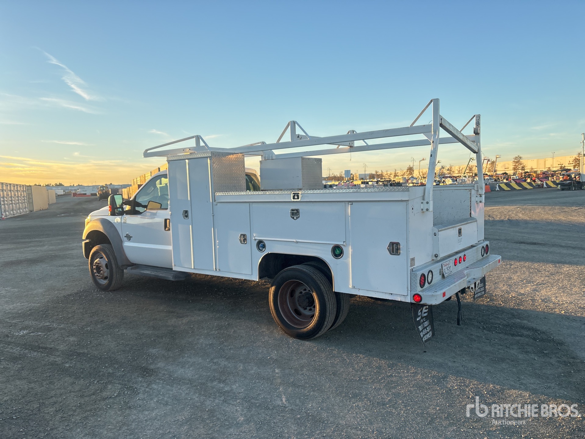 General Appearance with Foto, angolo posteriore sinistro