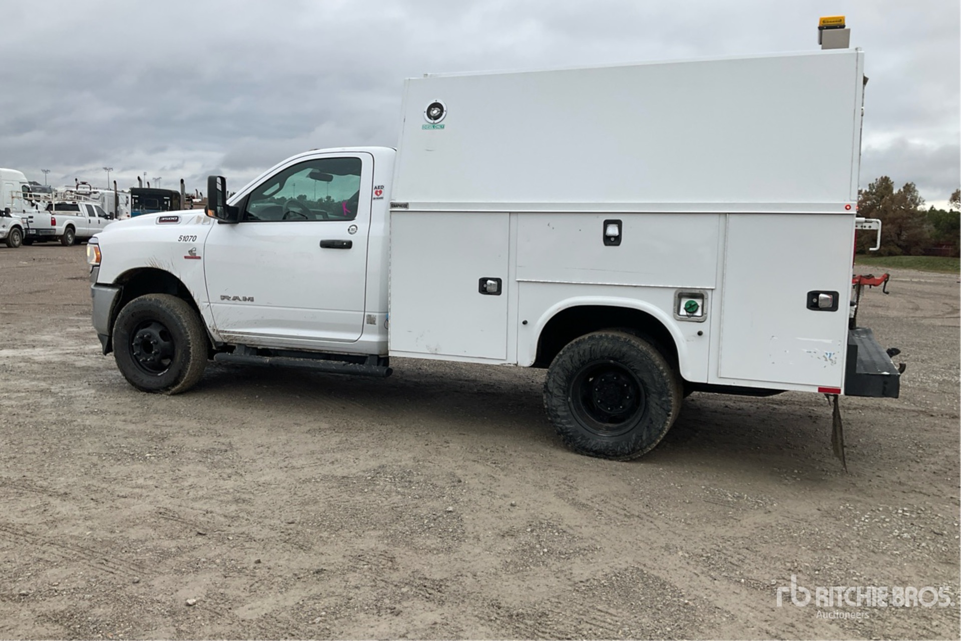 General Appearance with Picture, Left Rear Corner