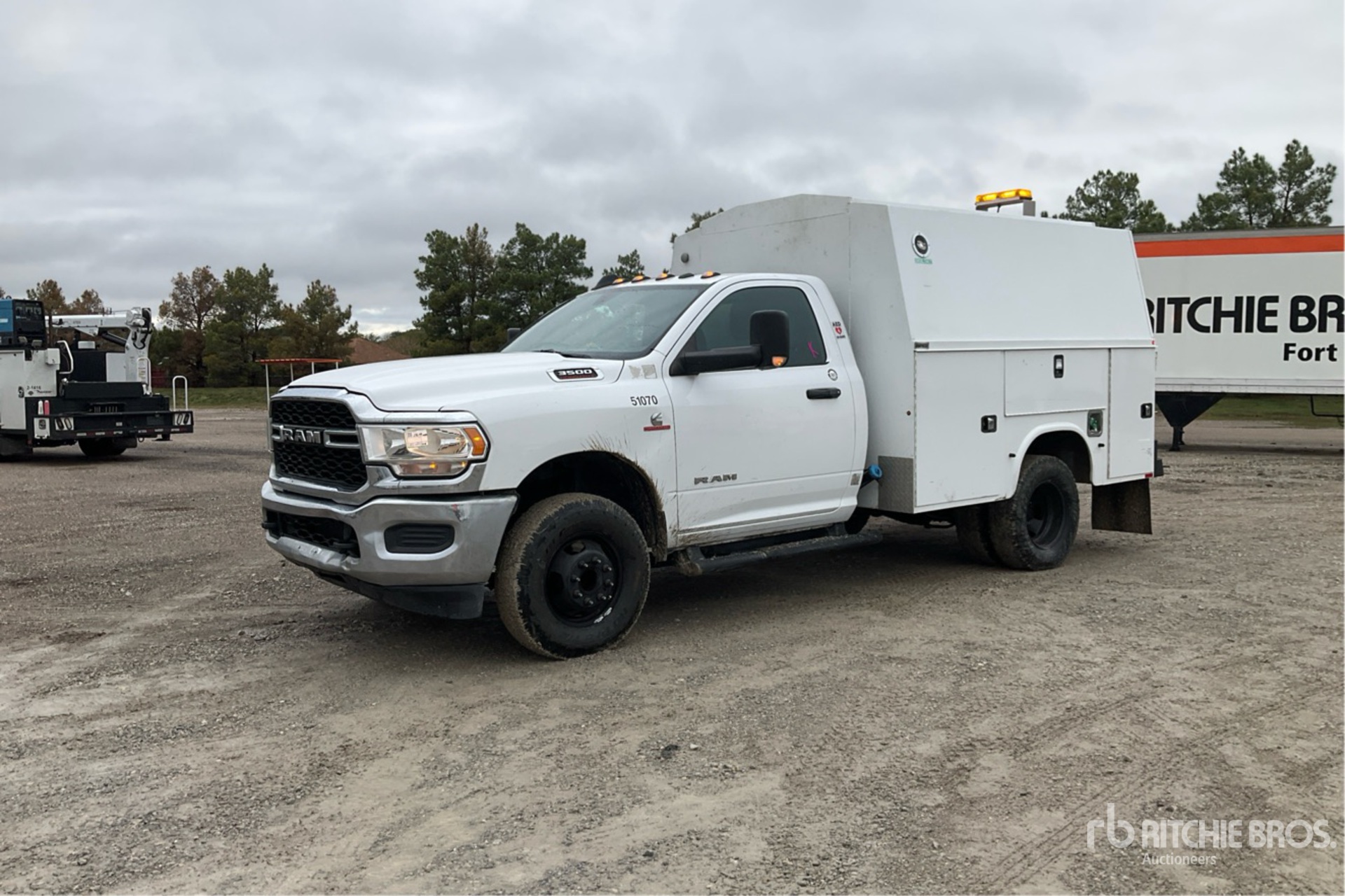 General Appearance with Picture, Left Front Corner