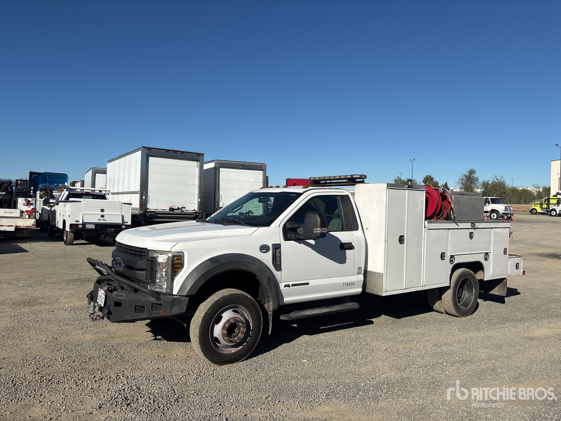 General Appearance with Bild, Ecke vorne links