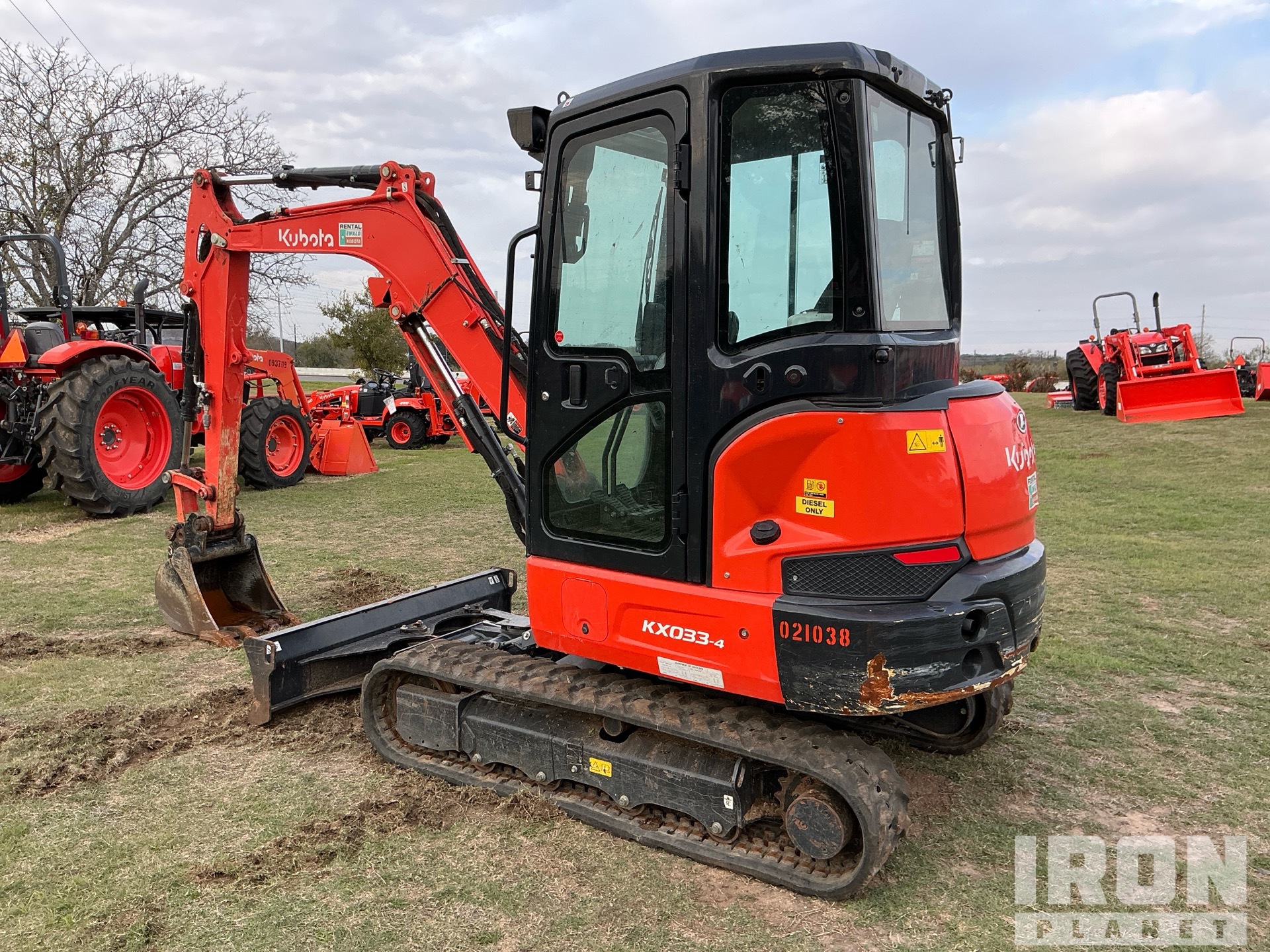 General Appearance with Picture, Left Rear Corner