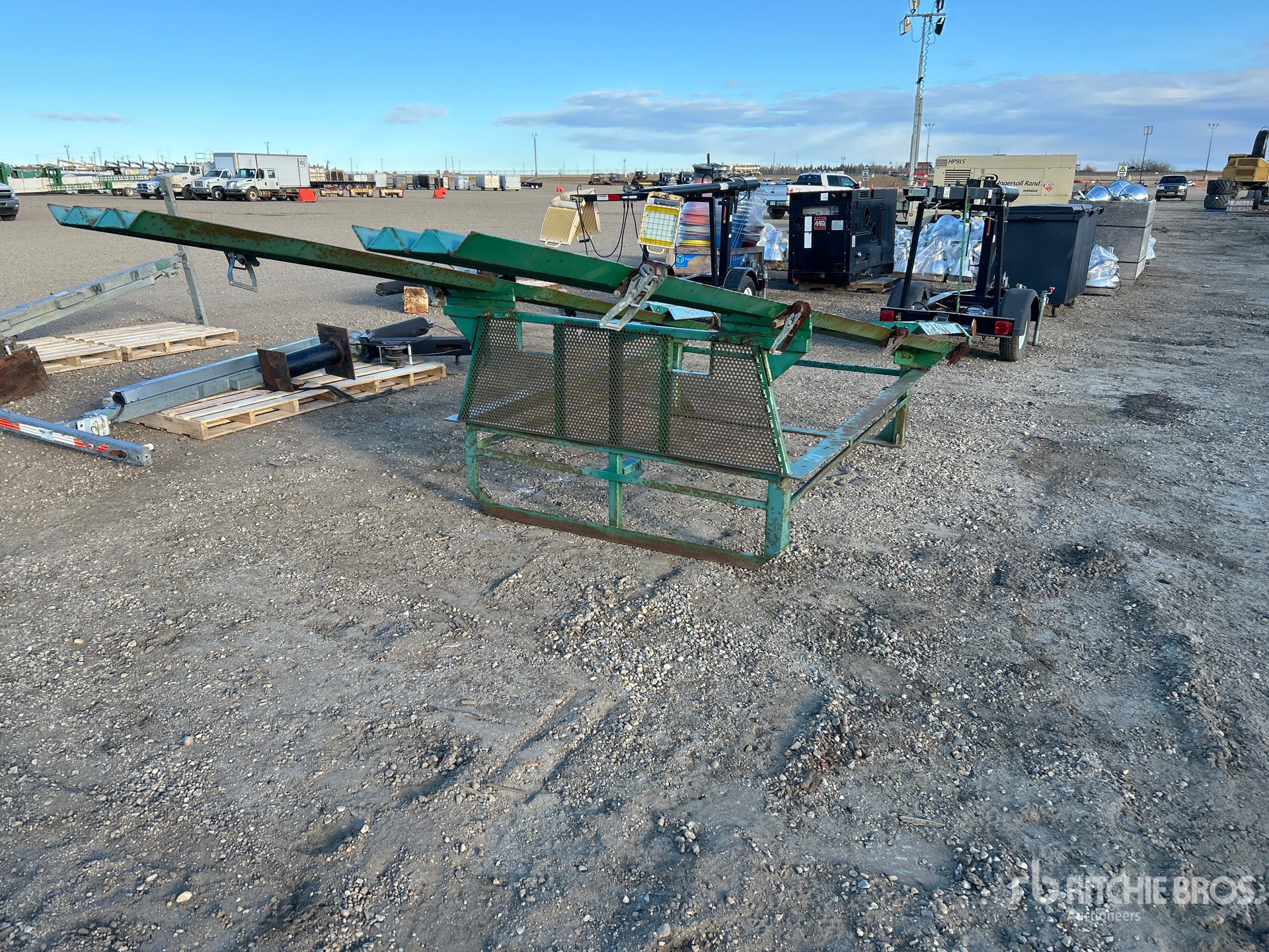 General Appearance with Foto, angolo anteriore sinistro