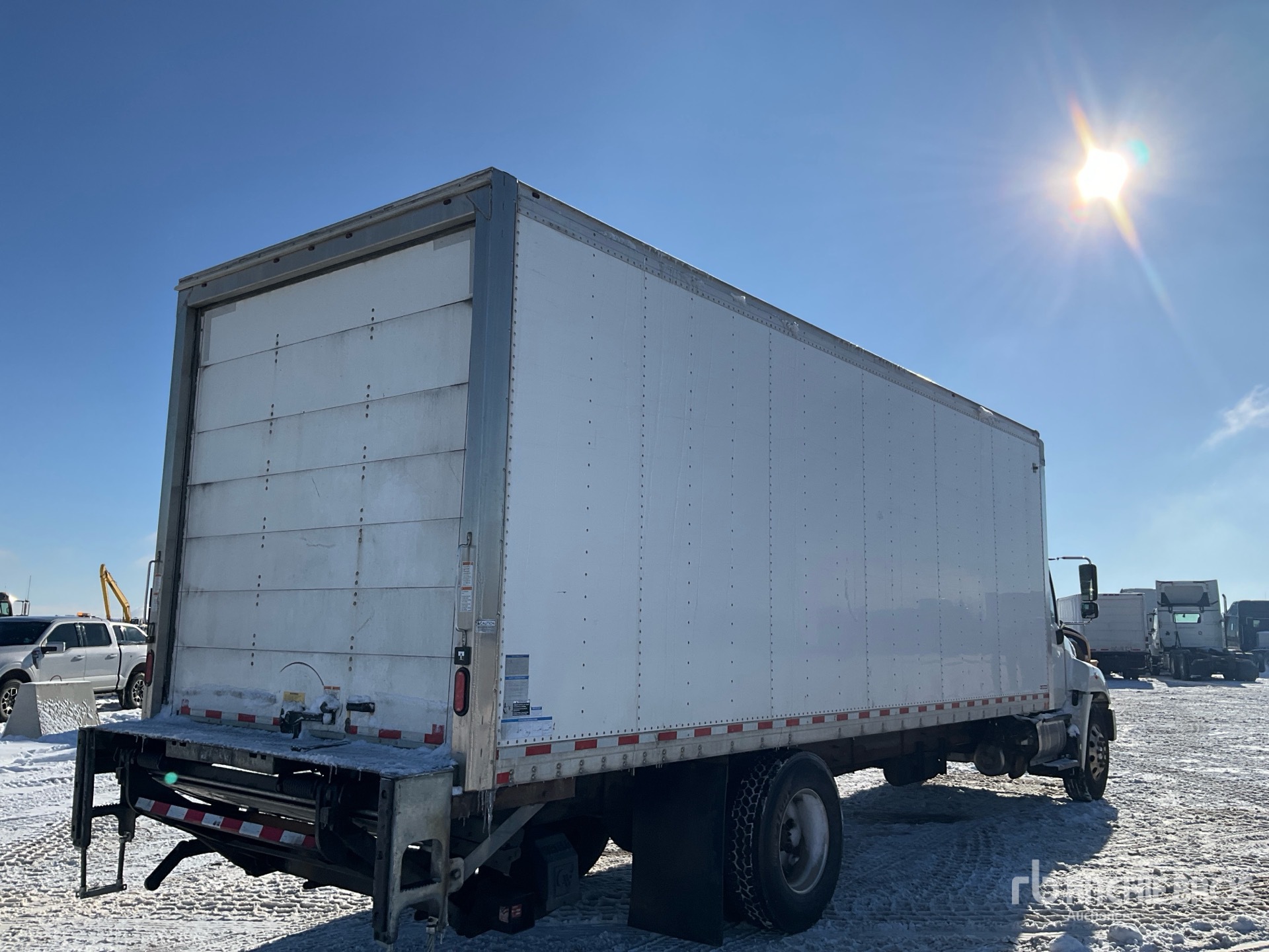 General Appearance with Bild, Ecke hinten rechts