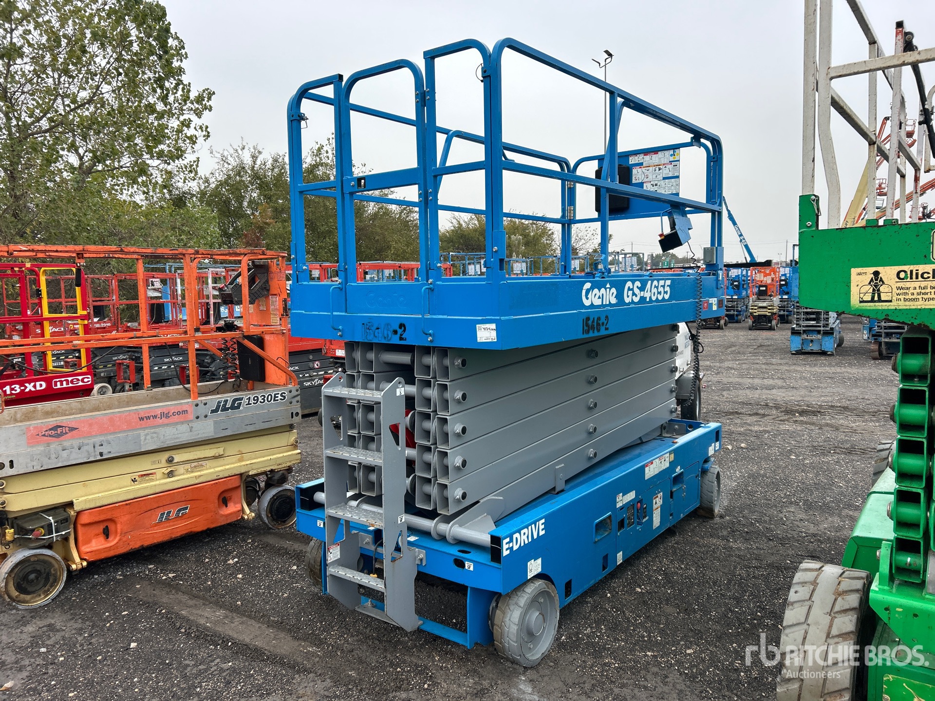 Aspect général with Image, coin arrière droit