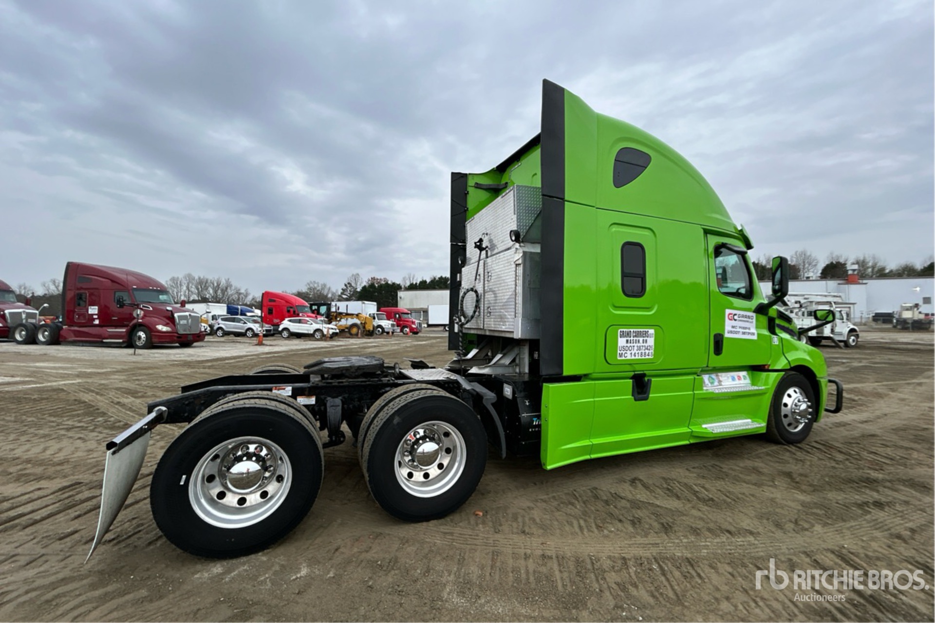 General Appearance with Foto, angolo anteriore sinistro