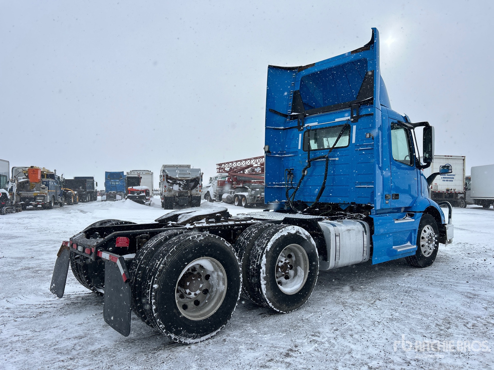 Aspect général with Image, coin arrière droit