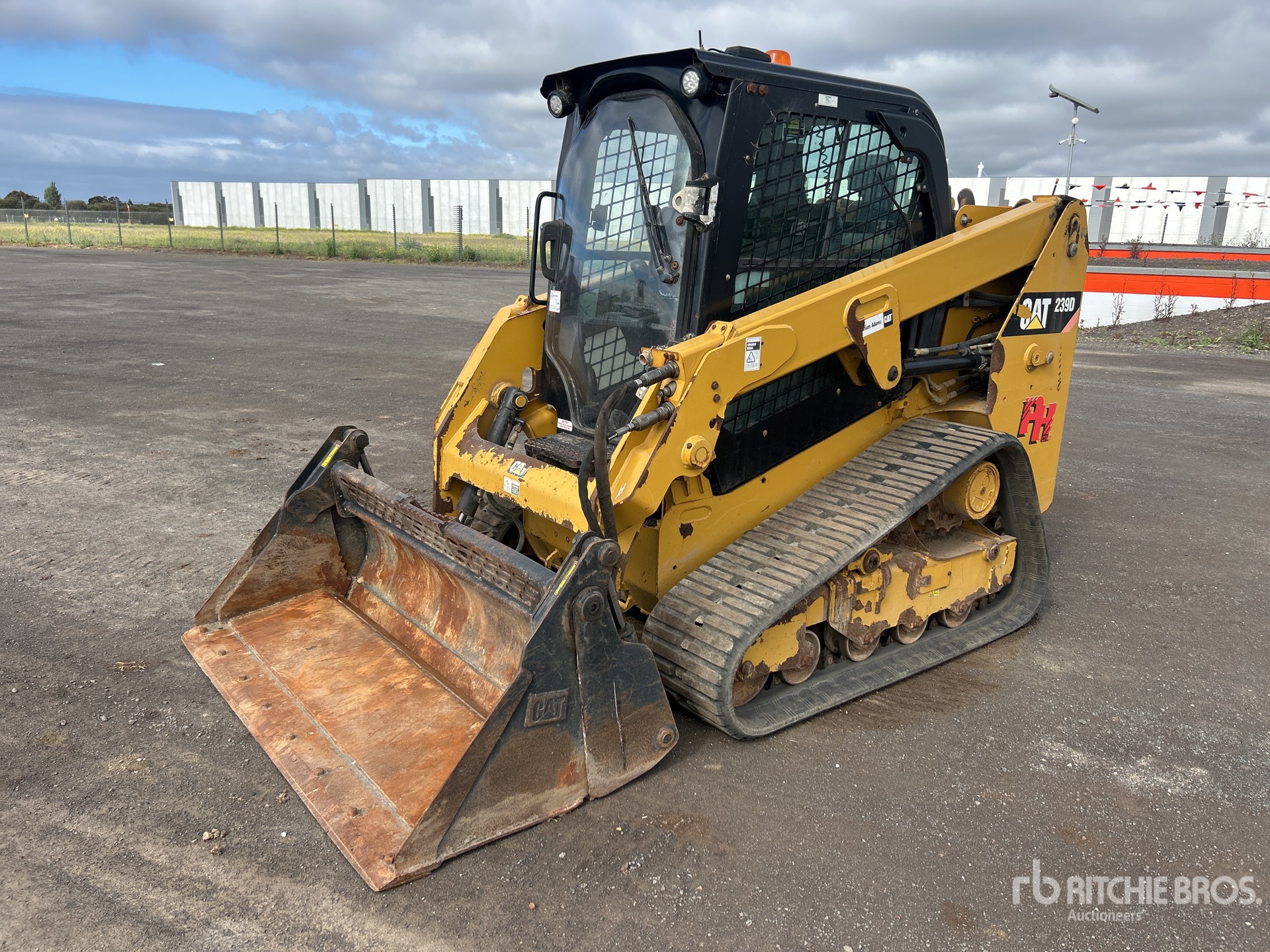 General Appearance with Picture, Left Front Corner