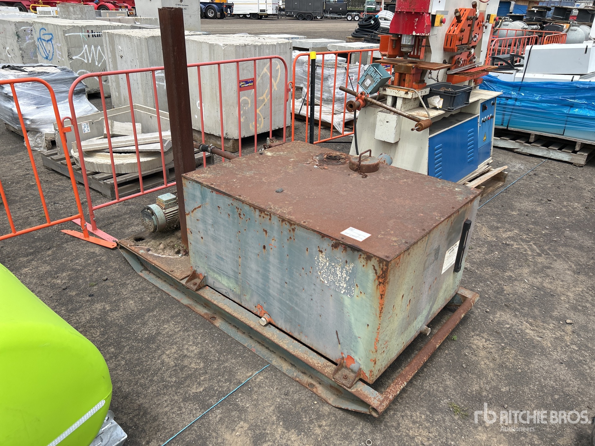 General Appearance with Picture, Right Front Corner