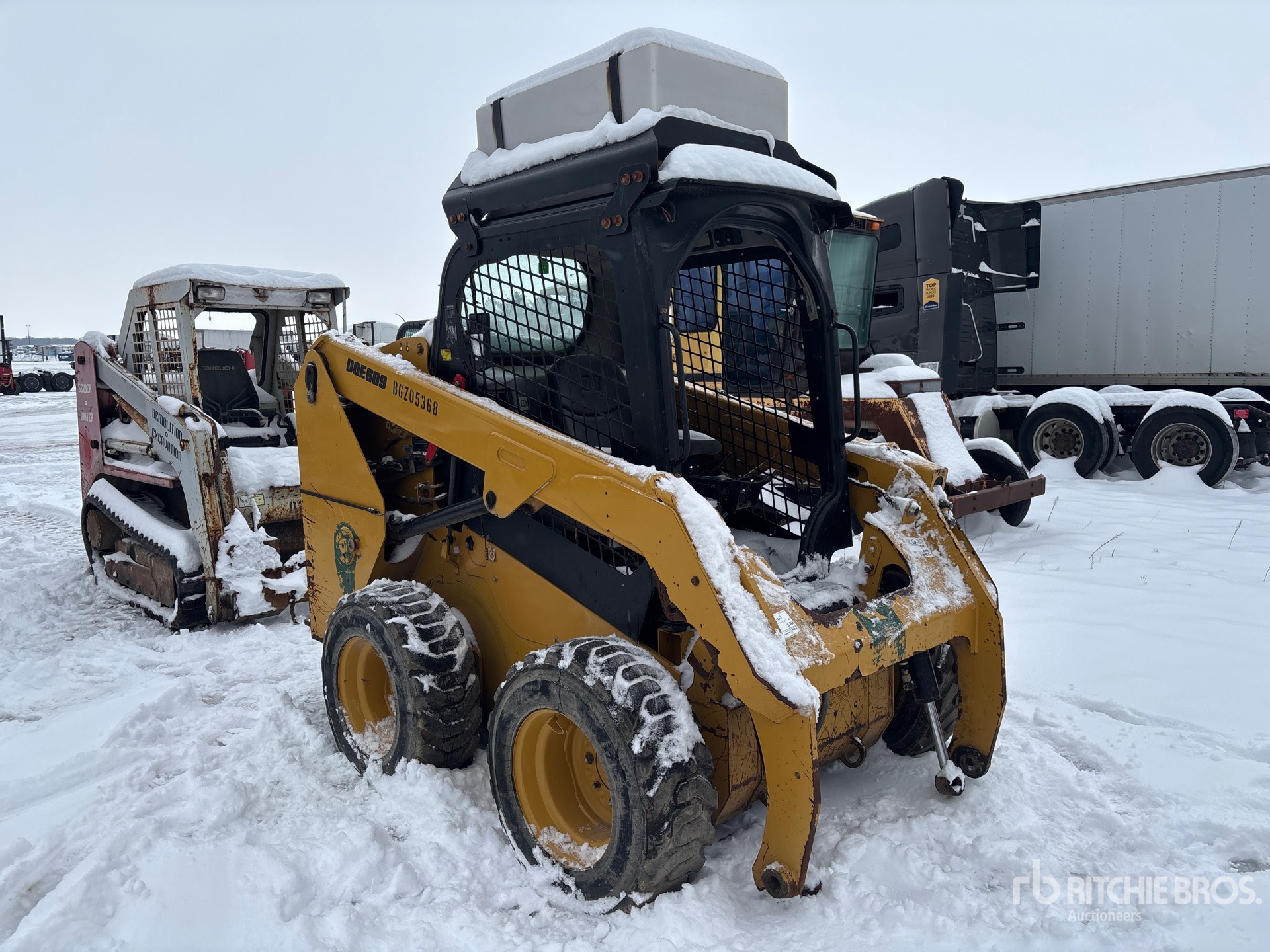 General Appearance with Picture, Right Front Corner