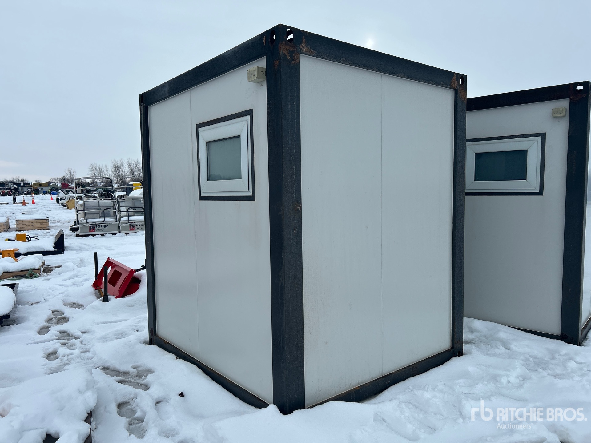 General Appearance with Bild, Ecke hinten rechts