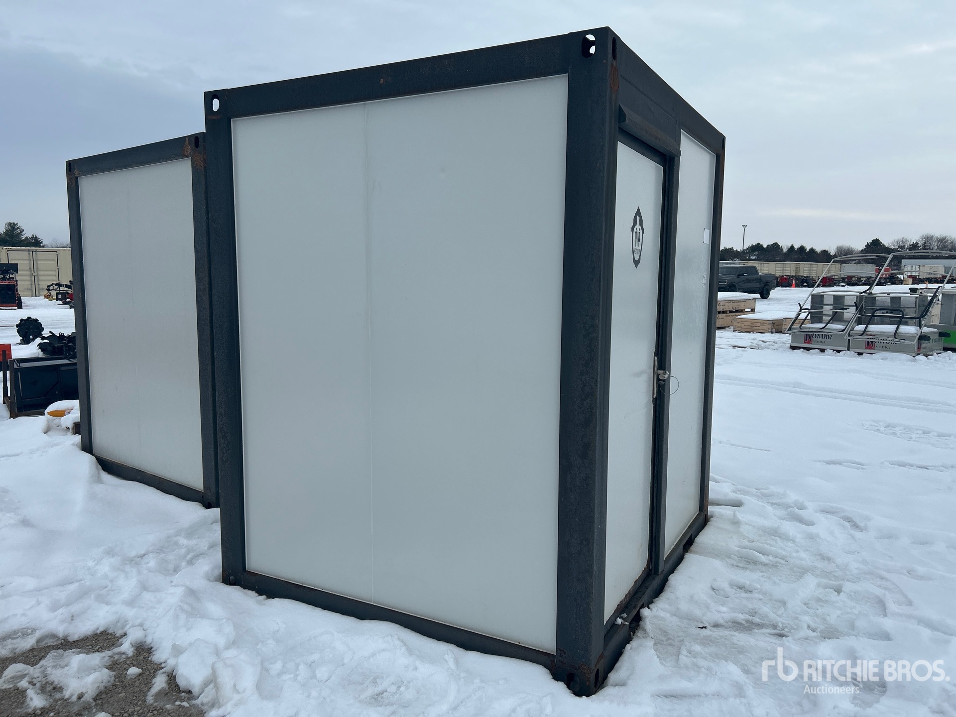 General Appearance with Bild, Ecke vorne rechts