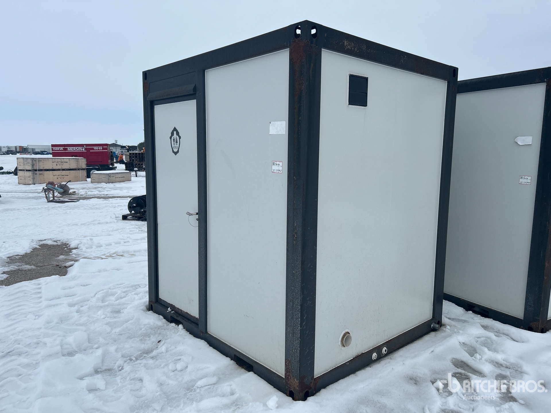 General Appearance with Bild, Ecke vorne links