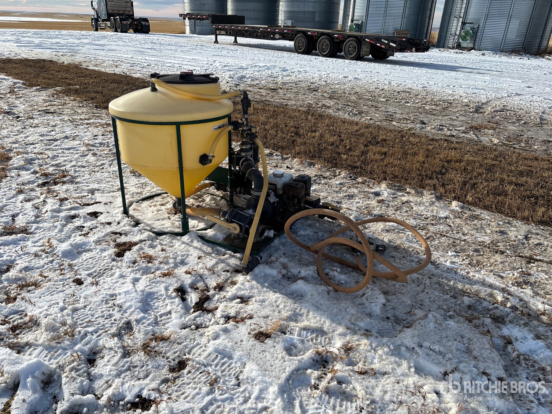 Aspect général with Image, coin arrière droit