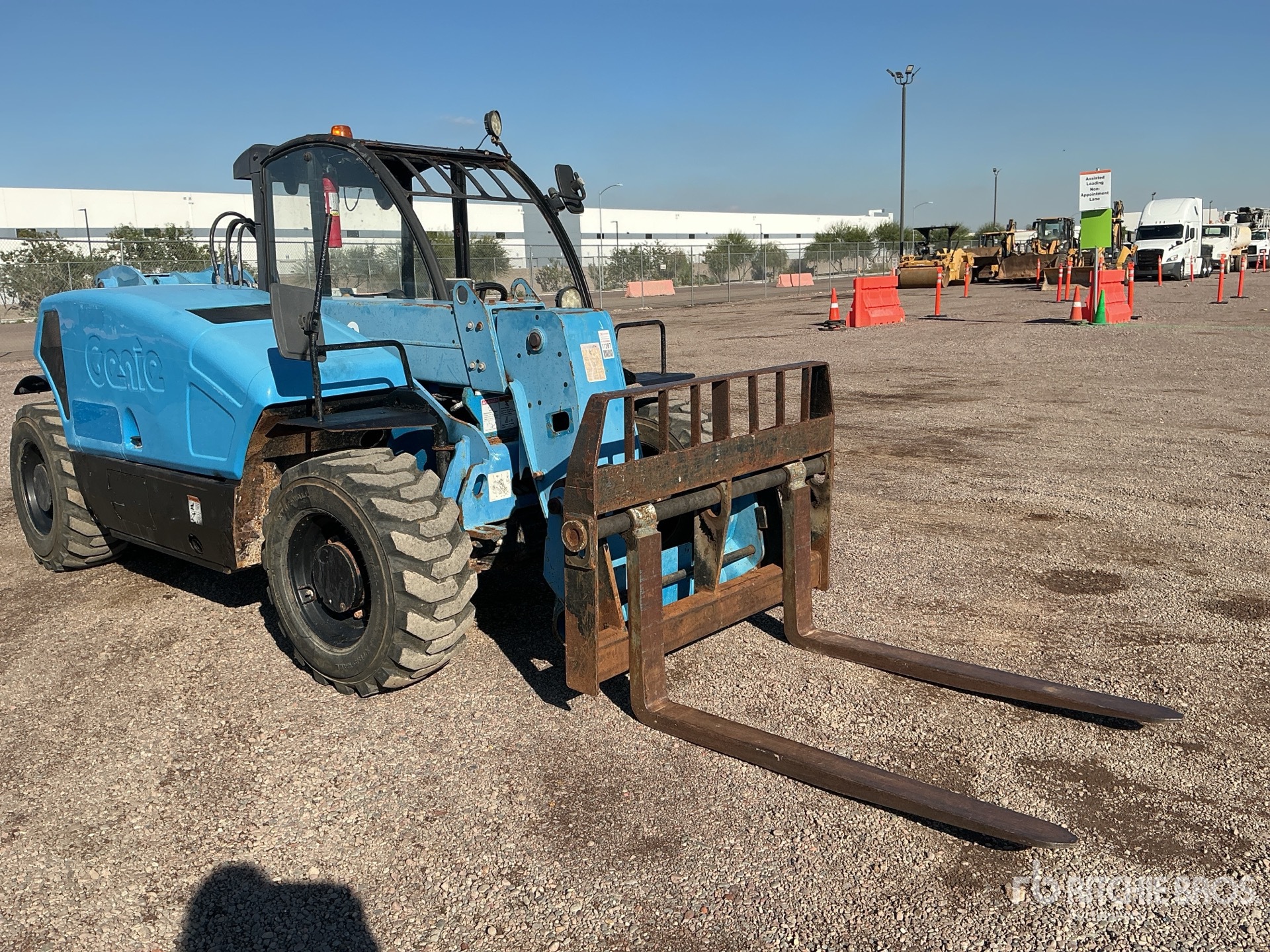 General Appearance with Picture, Right Front Corner